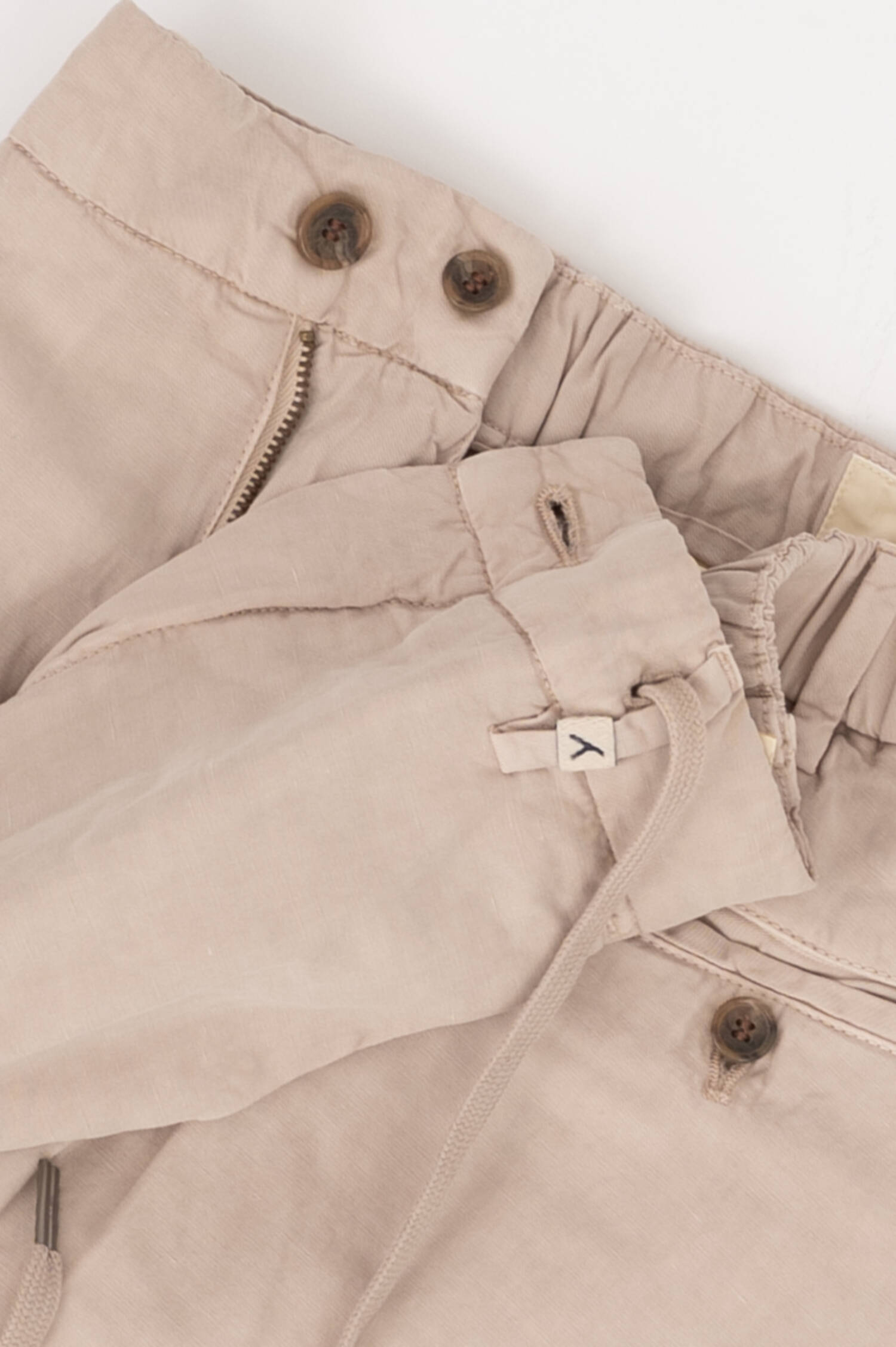 Chino mit Kordelzug in Beige