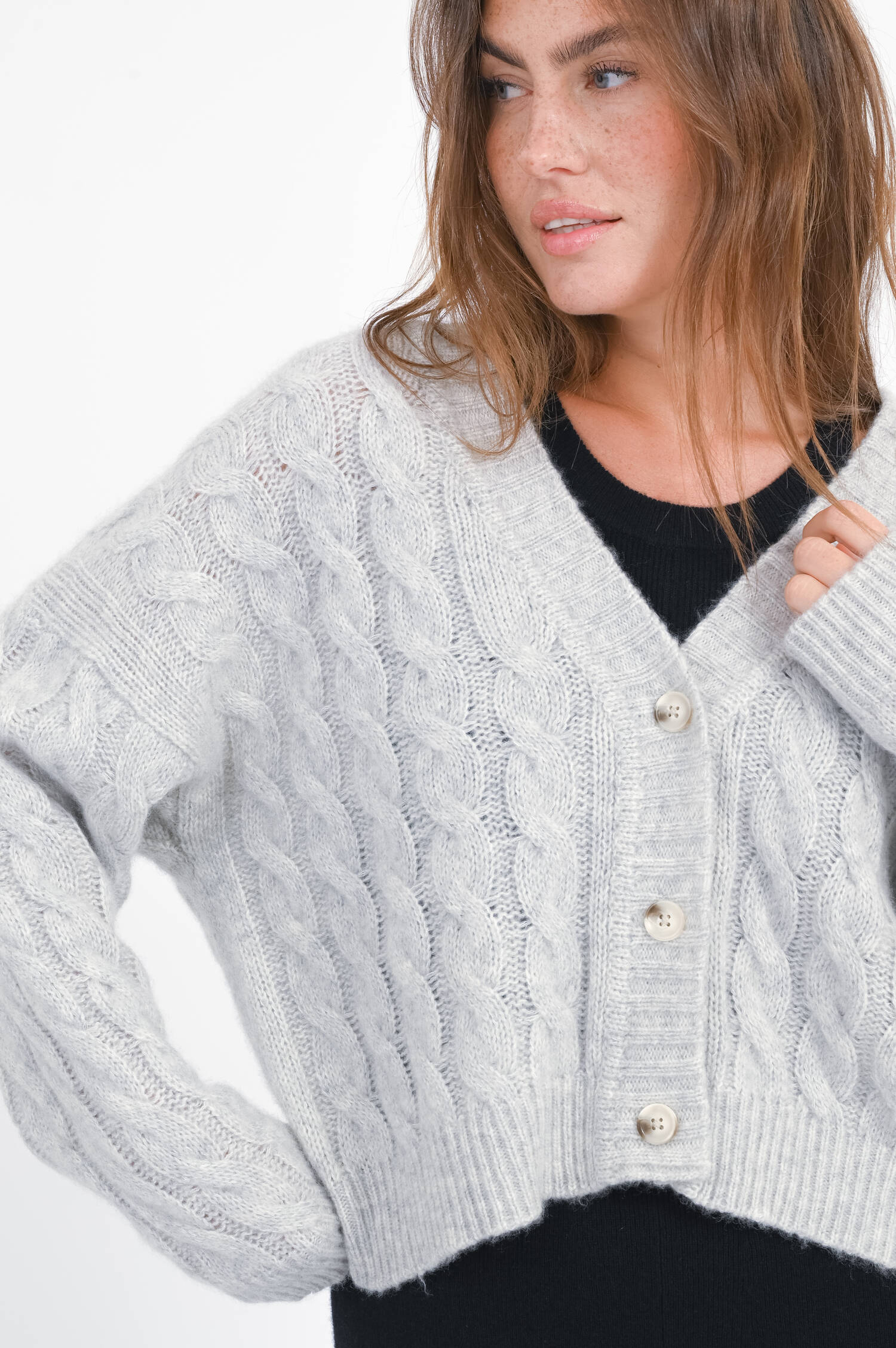 Cash-Mix Jacke mit Zopfstrick-Muster in Hellgrau