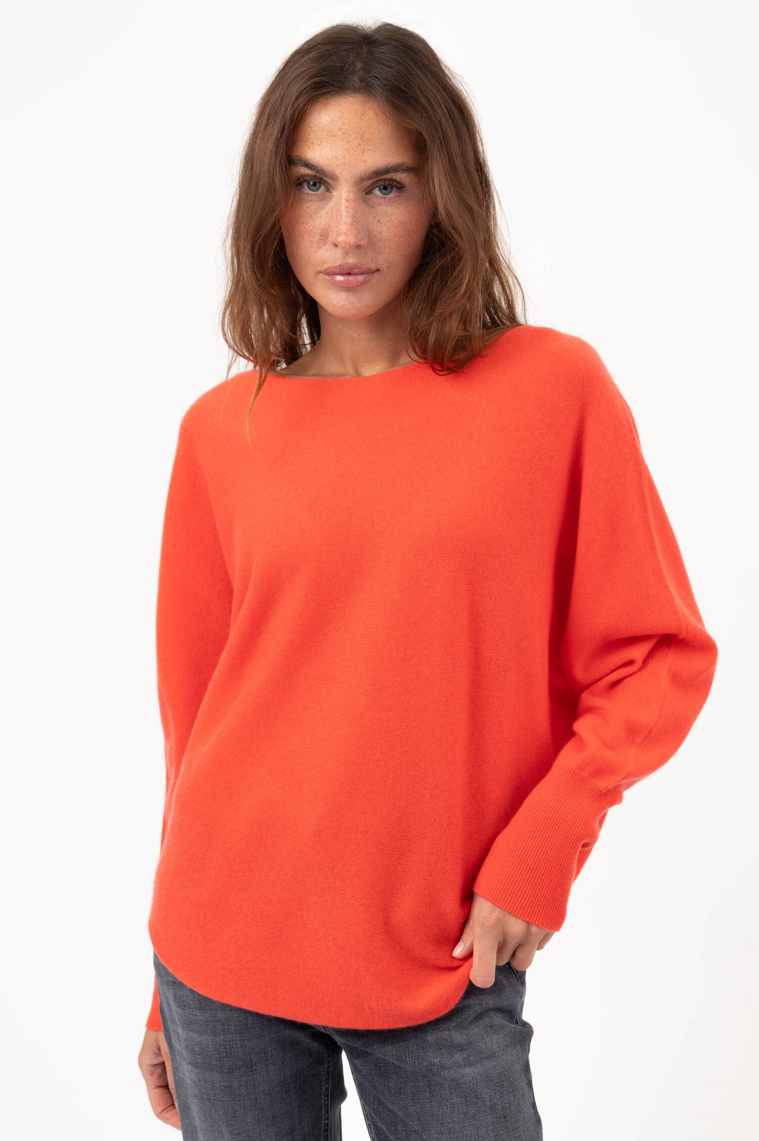 Cashmere-Pullover in Korallrot Cashmere-Pullover in Korallrot