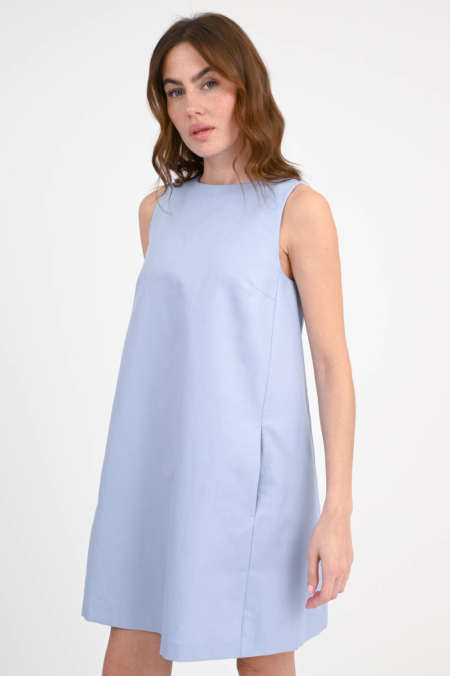 Kleid aus Baumwoll-Leinen-Mix in Hellblau