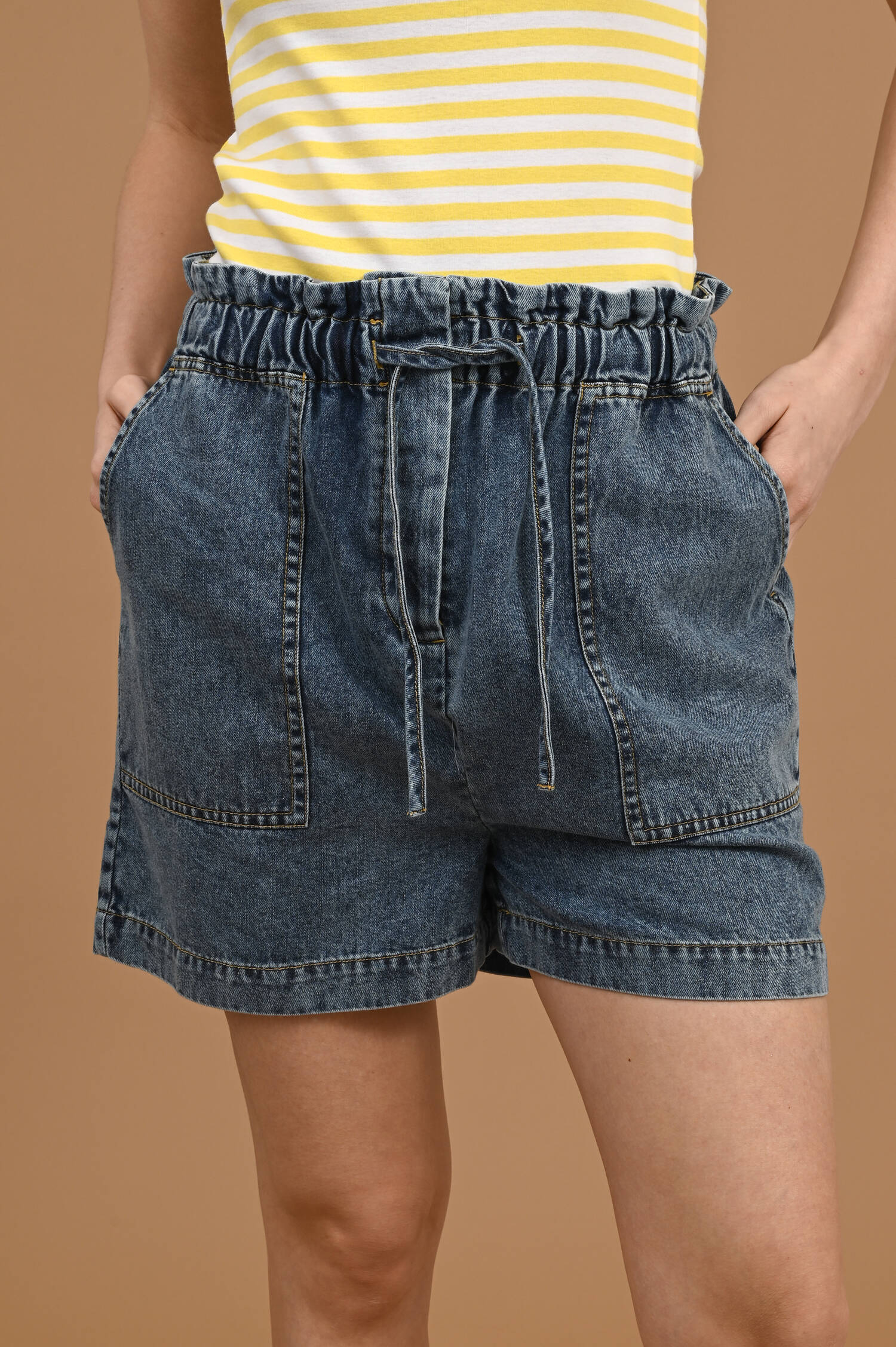 Denim Jeans Shorts mit Elastischem Bund in Blau