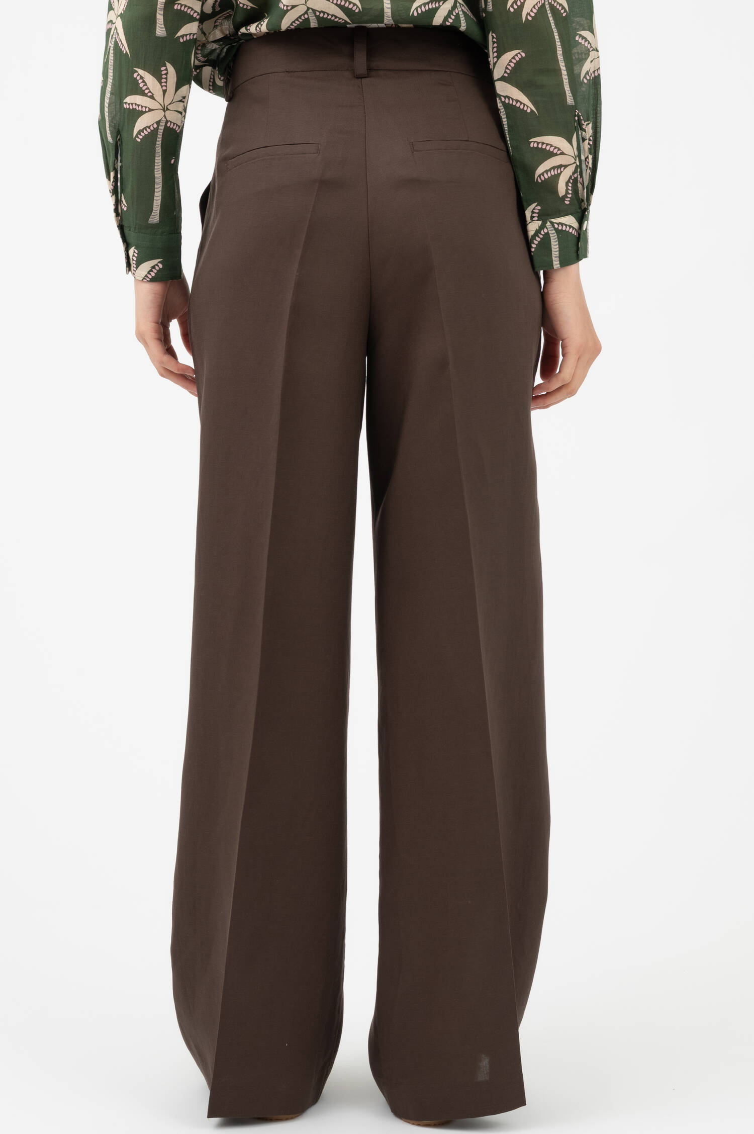 Wide-Leg Bundfaltenhose in Braun Wide-Leg Bundfaltenhose in Braun