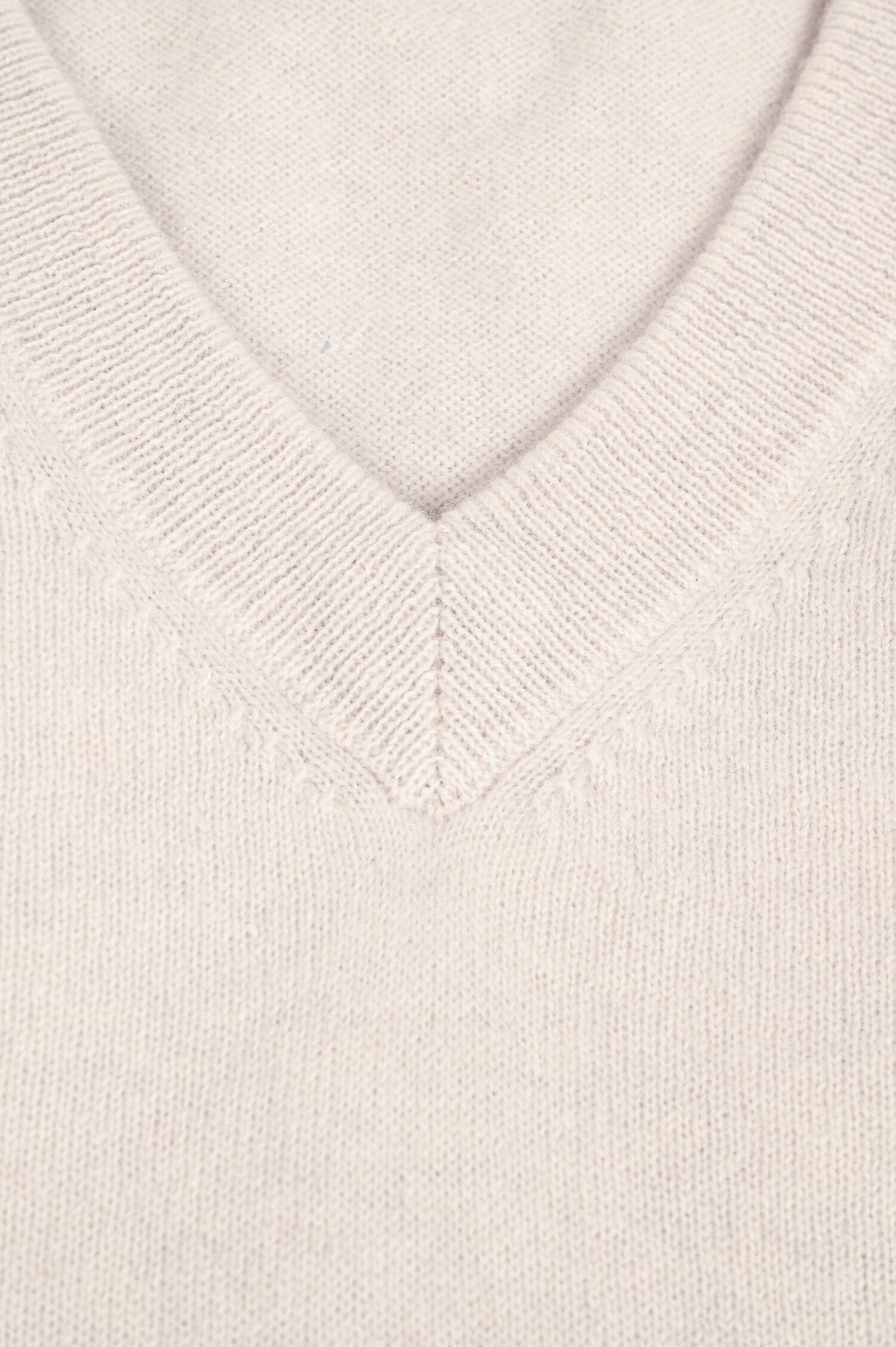 Cashmerepullover mit V-Neck in Hellbeige