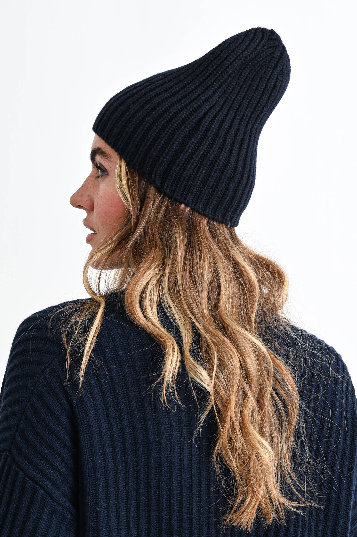 Rippstrick-Mütze aus Cashmere in Midnight