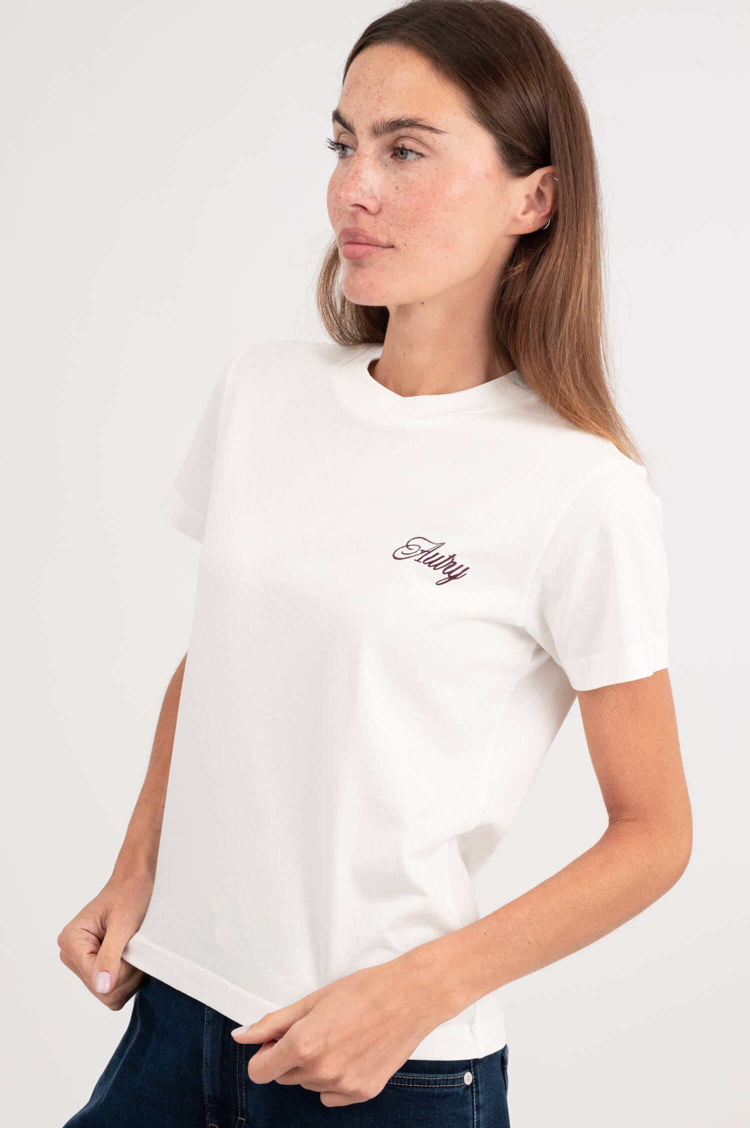 T-Shirt mit Logo-Stick in Weiß T-Shirt mit Logo-Stick in Weiß