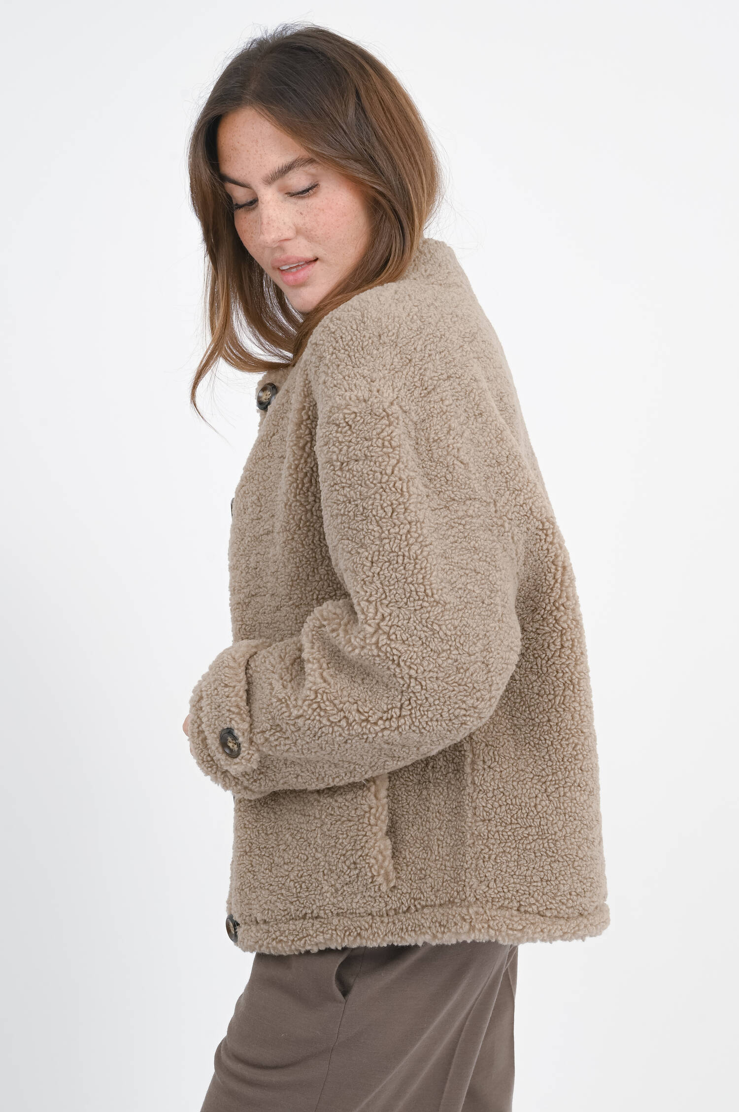 Kurze Teddyjacke YOGI in Haselnuss Kurze Teddyjacke YOGI in Haselnuss