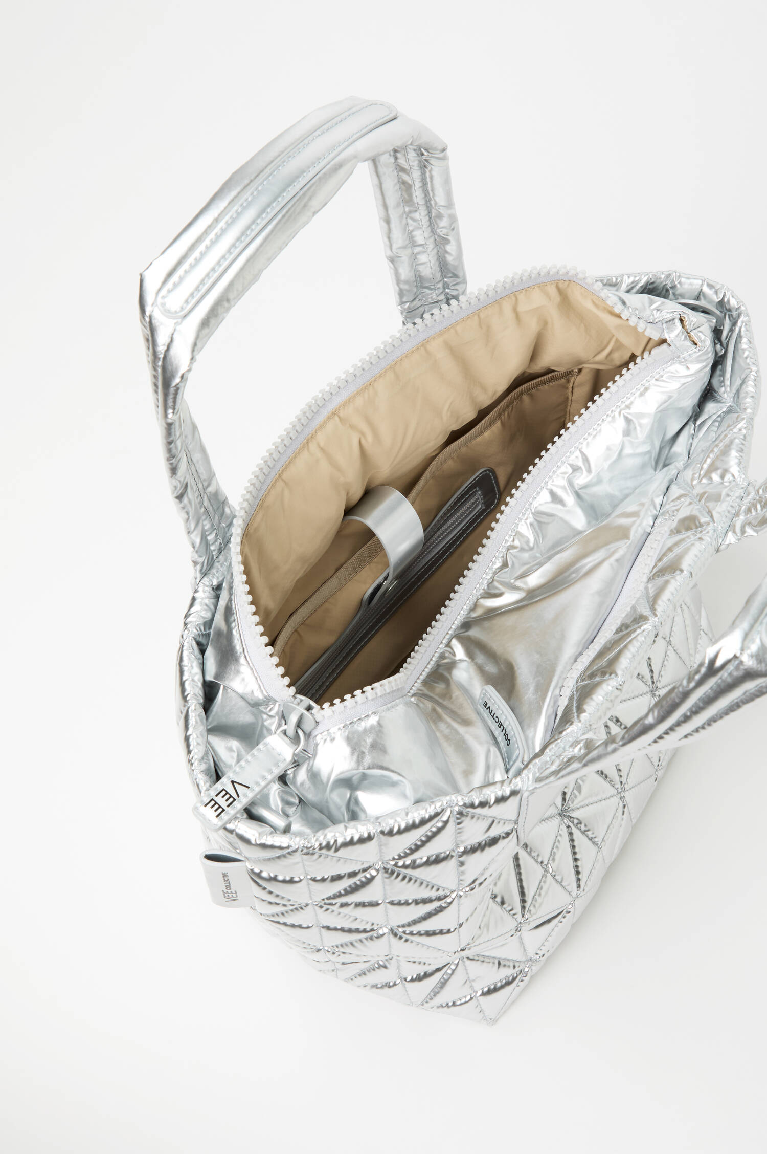 Gesteppte VEE TOTE SMALL in Silber