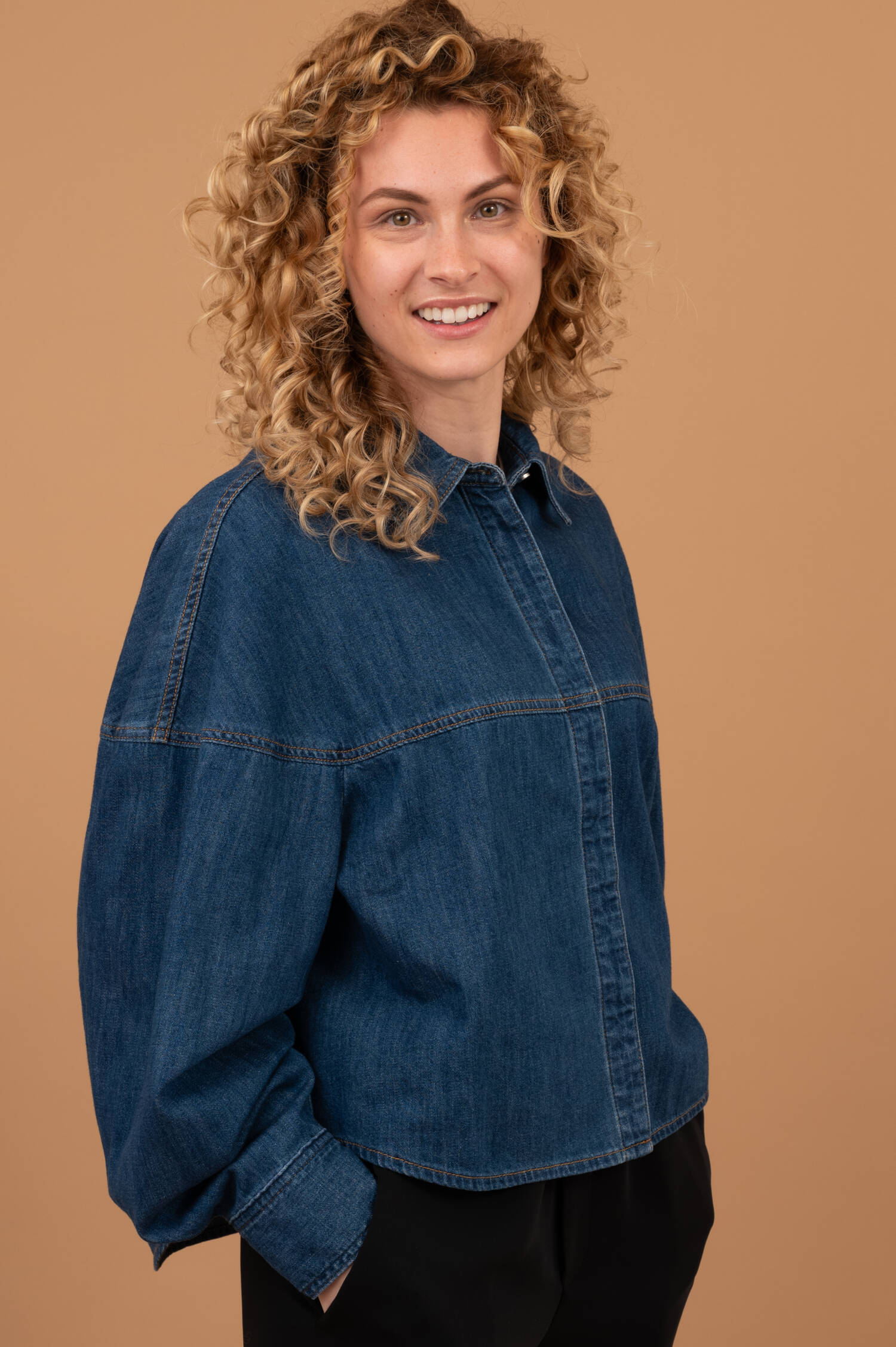 Boxy Jeansbluse in Dunkelblau Boxy Jeansbluse in Dunkelblau