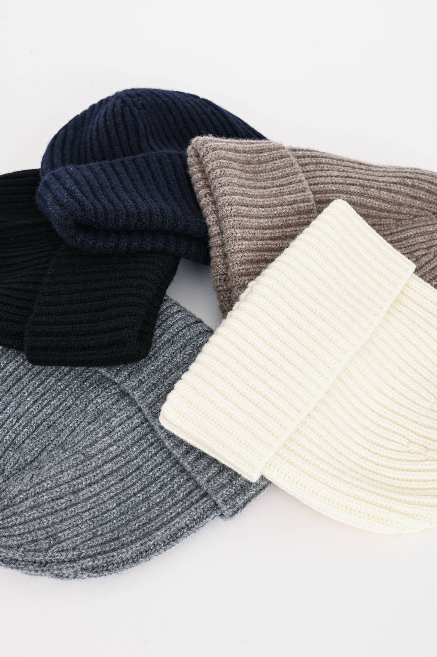 Rippstrick Mütze aus Cashmere in Creme Rippstrick Mütze aus Cashmere in Creme