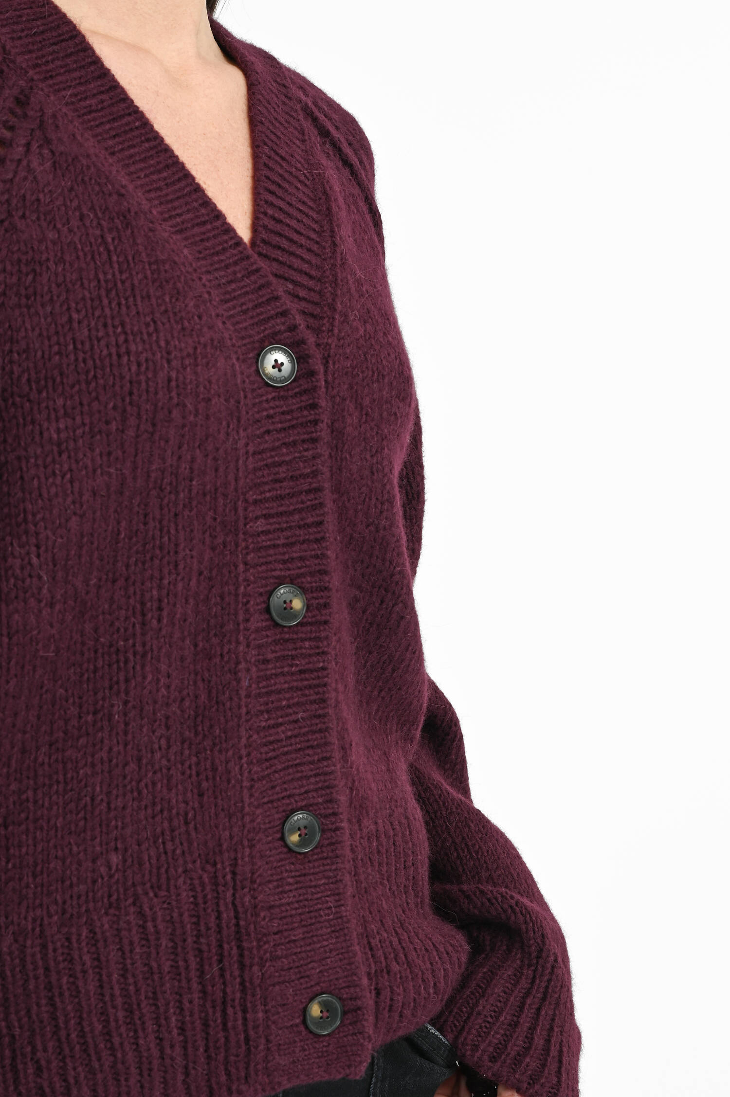 Grobstrick-Cardigan in Aubergine