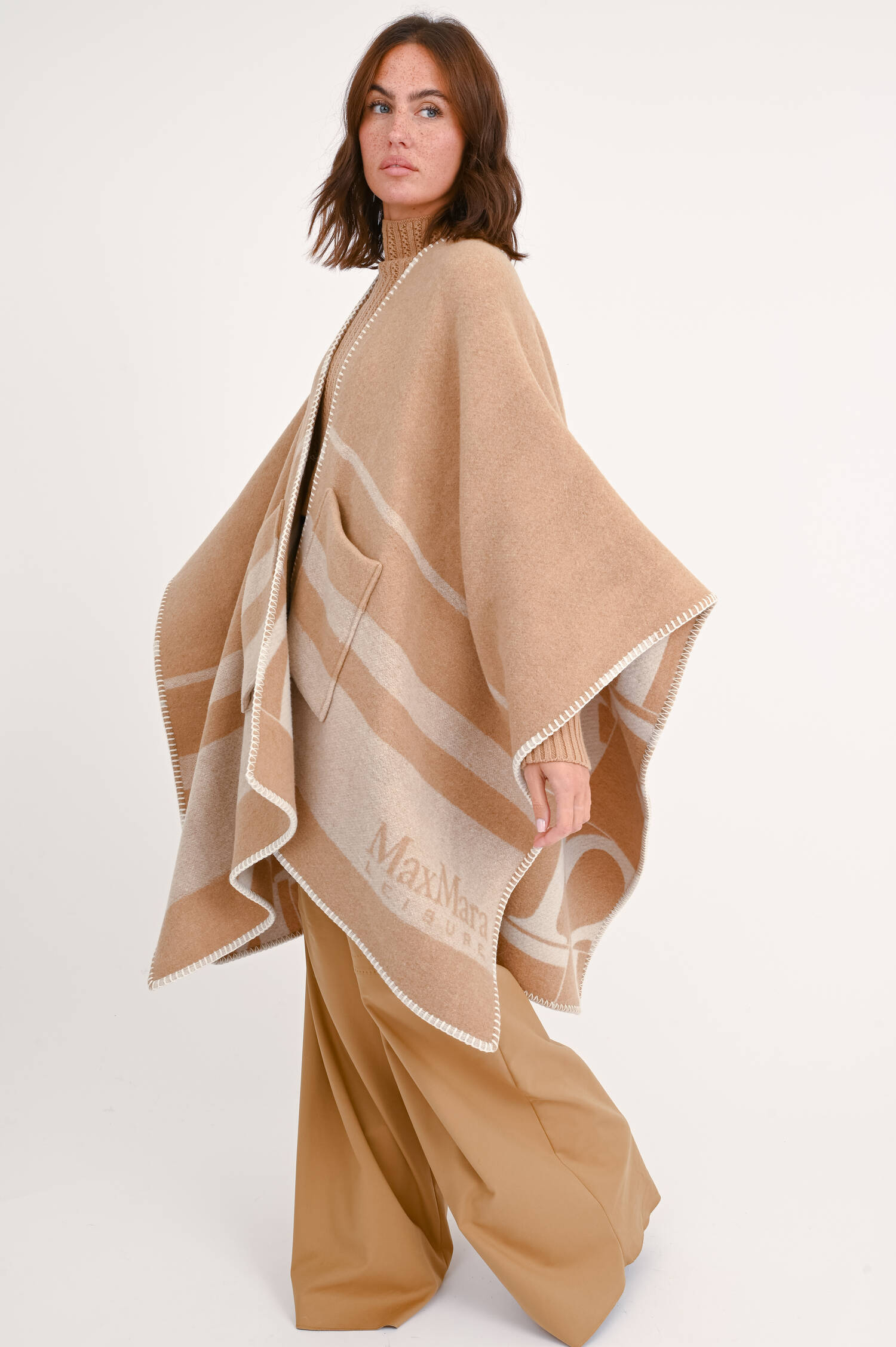 Cape DEREMI in Beige/Natur