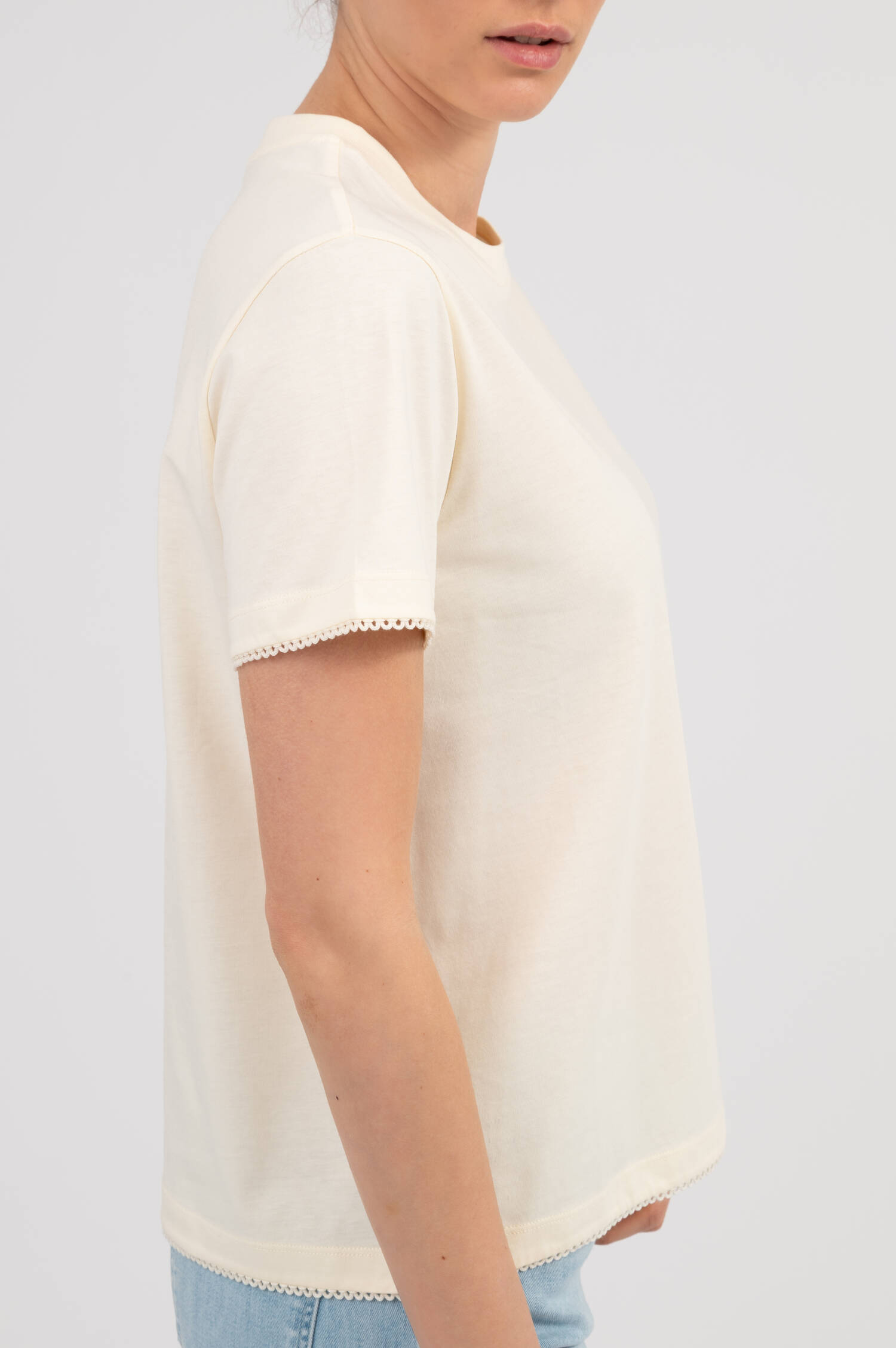 T-Shirt mit Pico-Kante in Creme