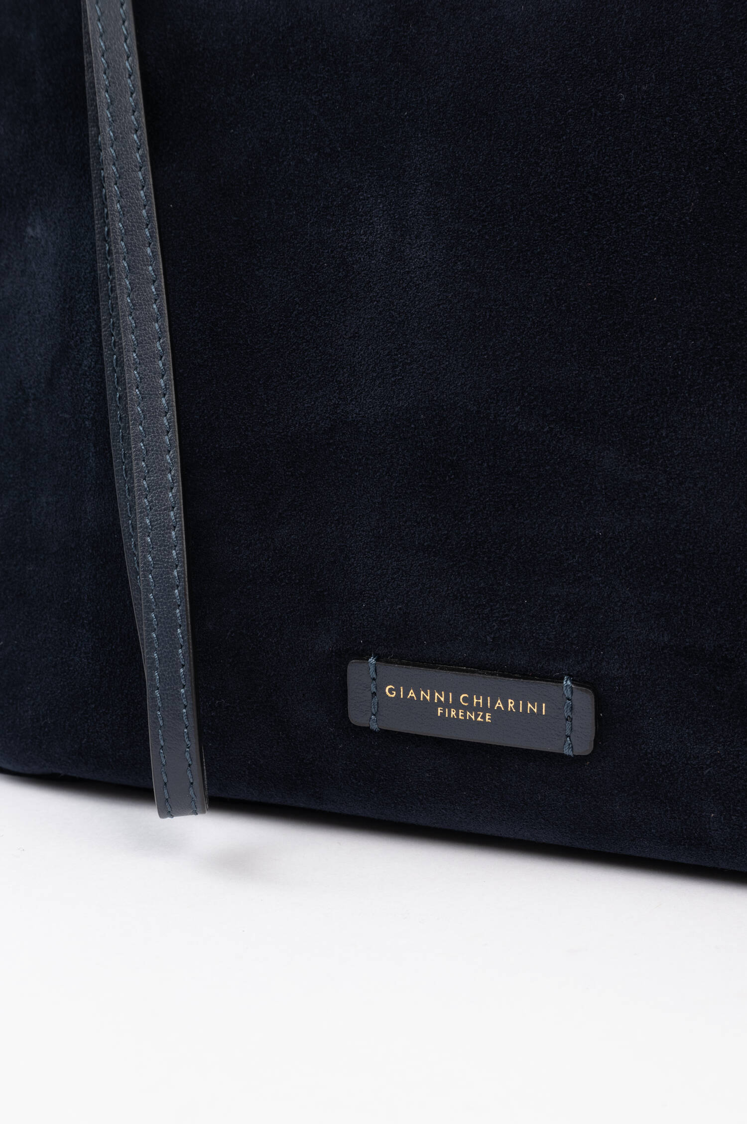 Veloursleder Pouch NORA in Navy Veloursleder Pouch NORA in Navy
