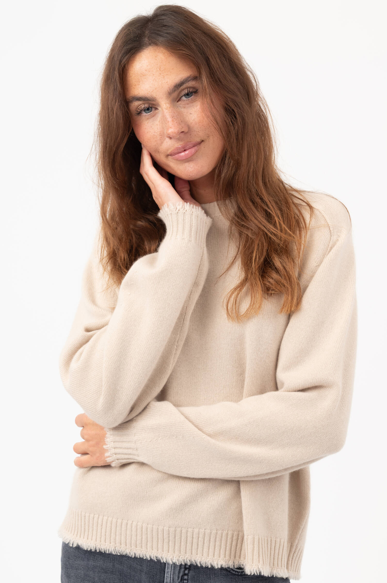 Cashmere-Pullover mit Fransen in Beige Cashmere-Pullover mit Fransen in Beige