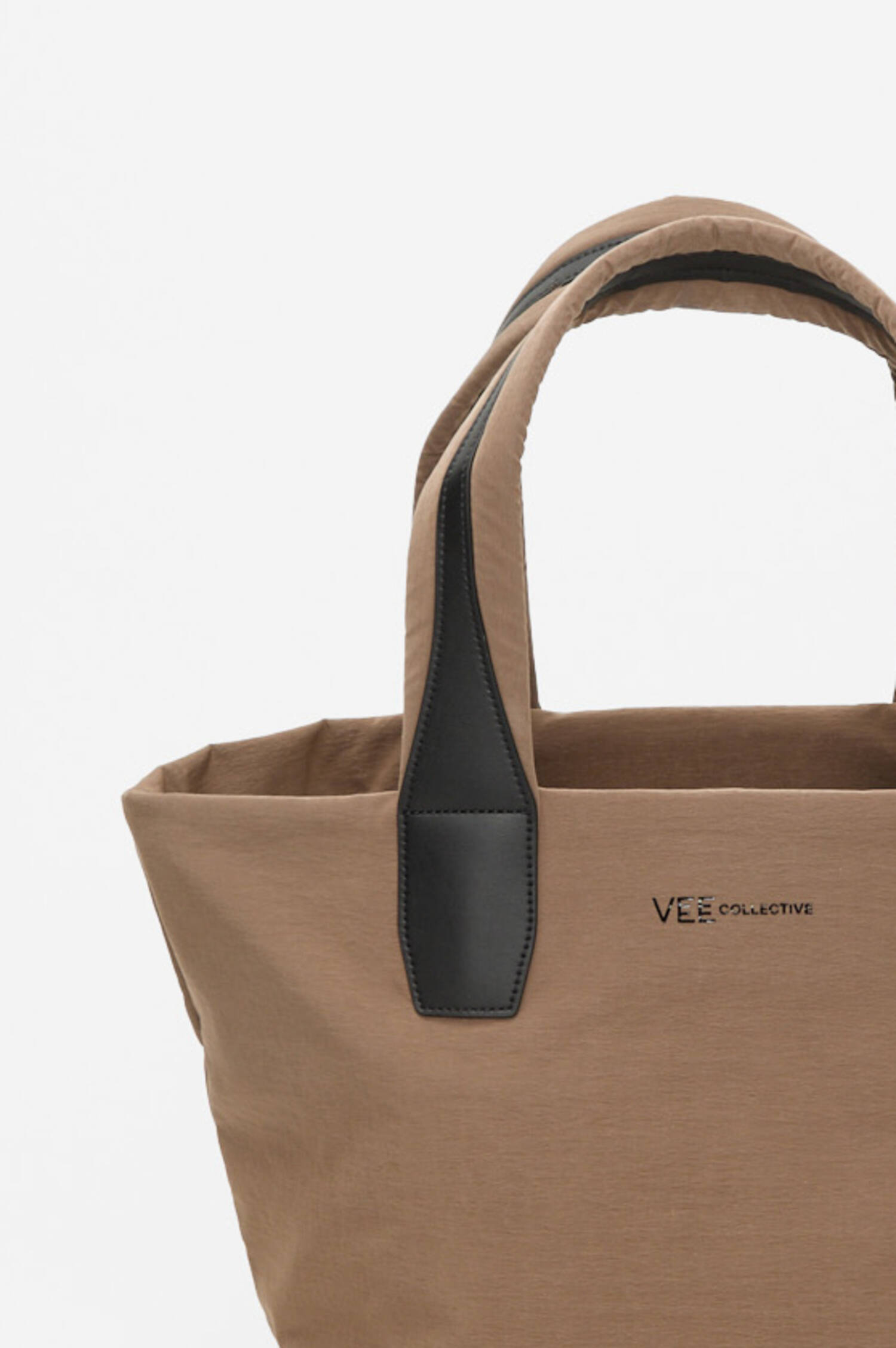 ESSENCE Small Tote Bag in Braun
