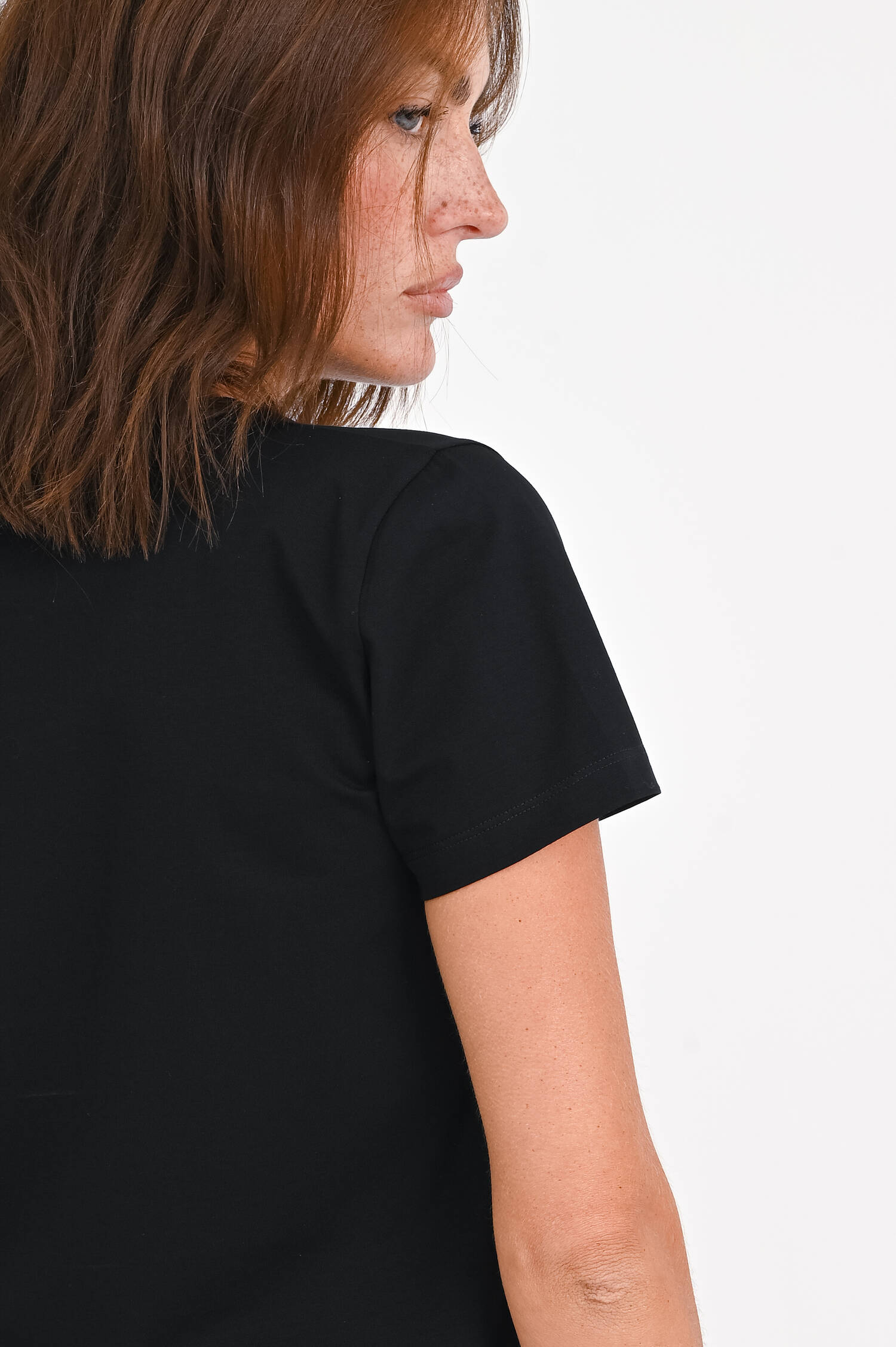 T-Shirt MIA in Schwarz