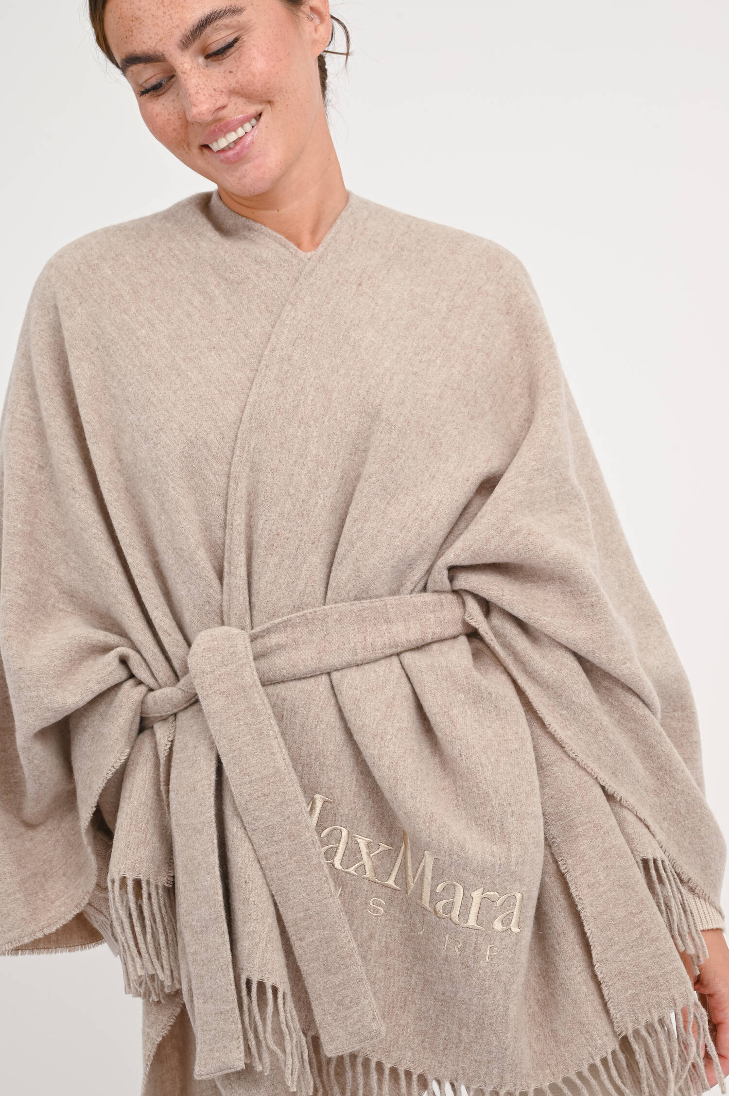 Cape MARTORA in Beige