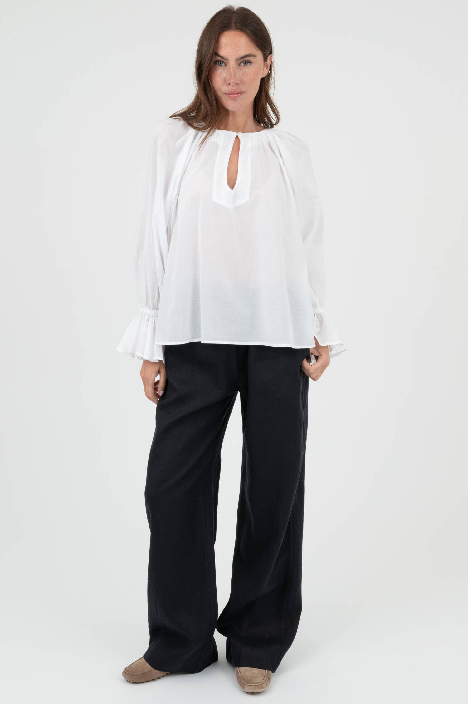 Bluse CARMEN in Weiß Bluse CARMEN in Weiß