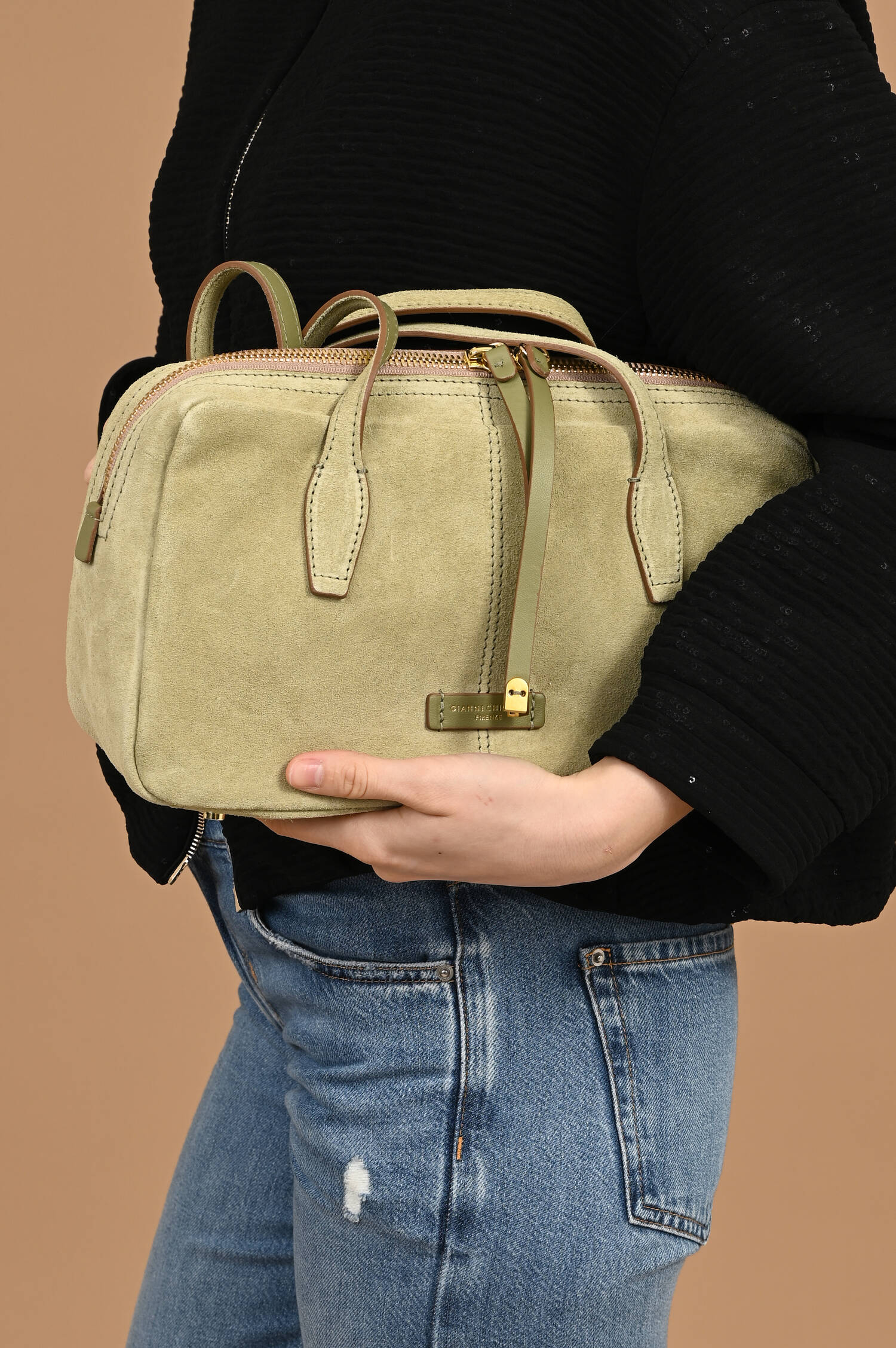 Veloursleder Bowling Bag ARYNA in Salbeigrün