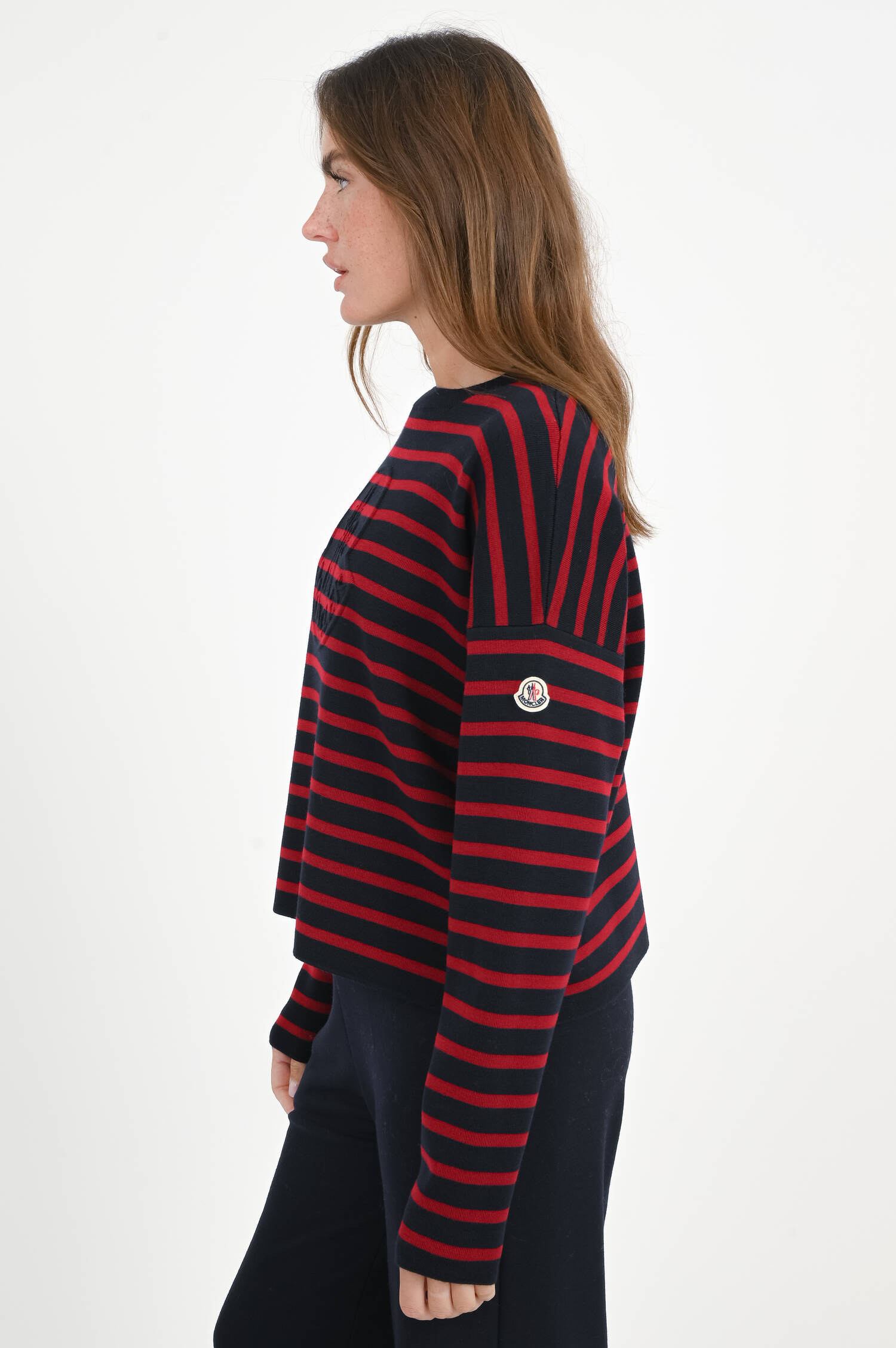 Wollpullover mit Logoprägung in Navy/Rot