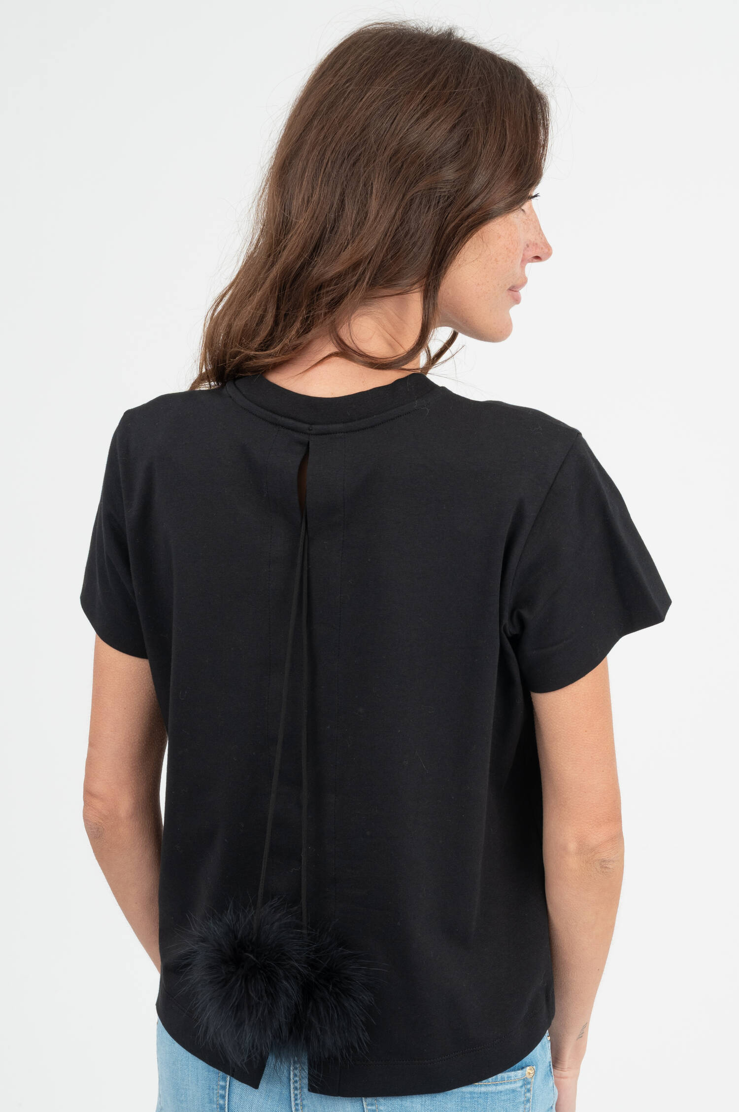 T-Shirt mit Feder-Detail in Schwarz T-Shirt mit Feder-Detail in Schwarz