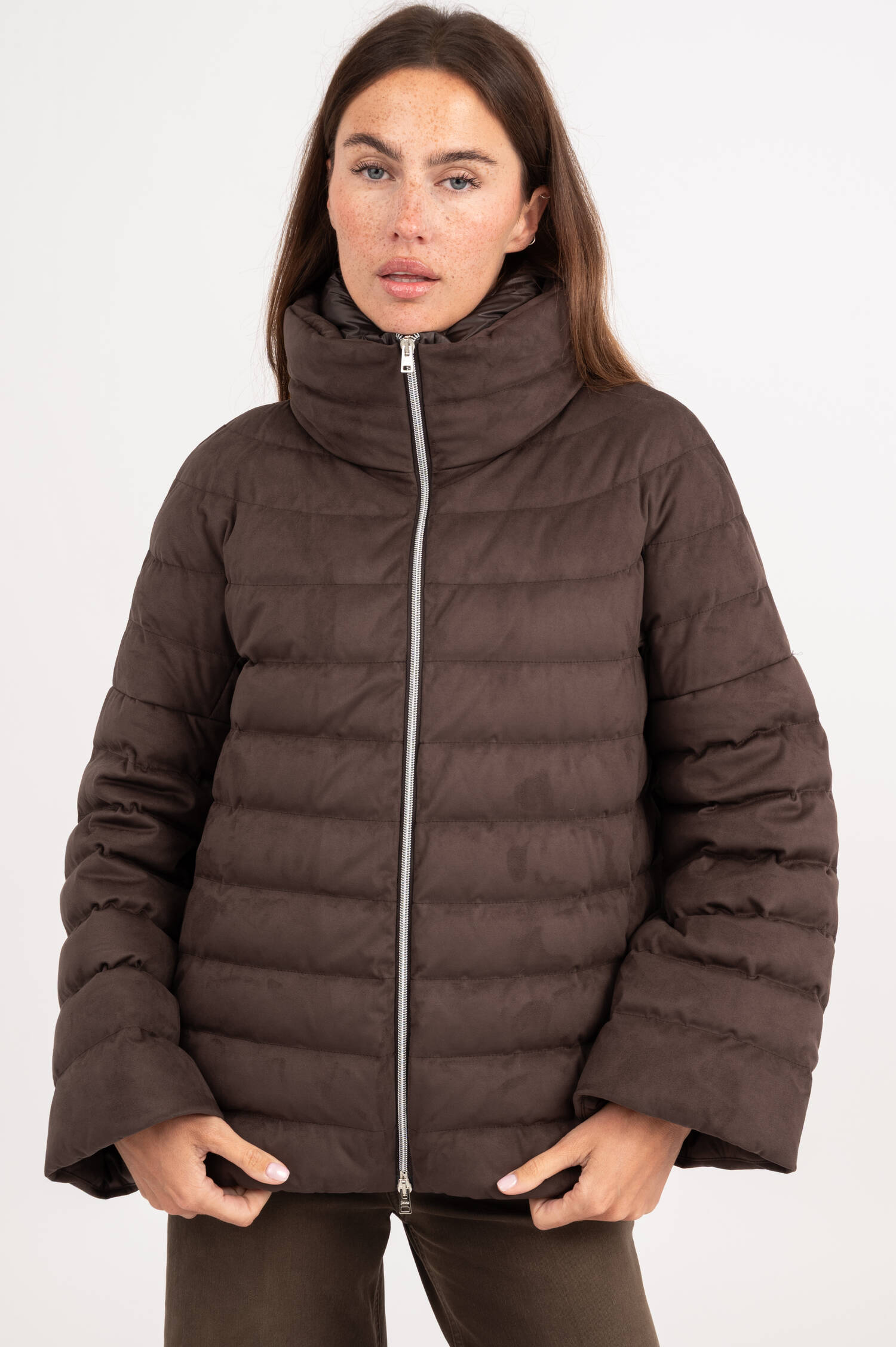 Daunenjacke aus Faux Suede in Dunkelbraun