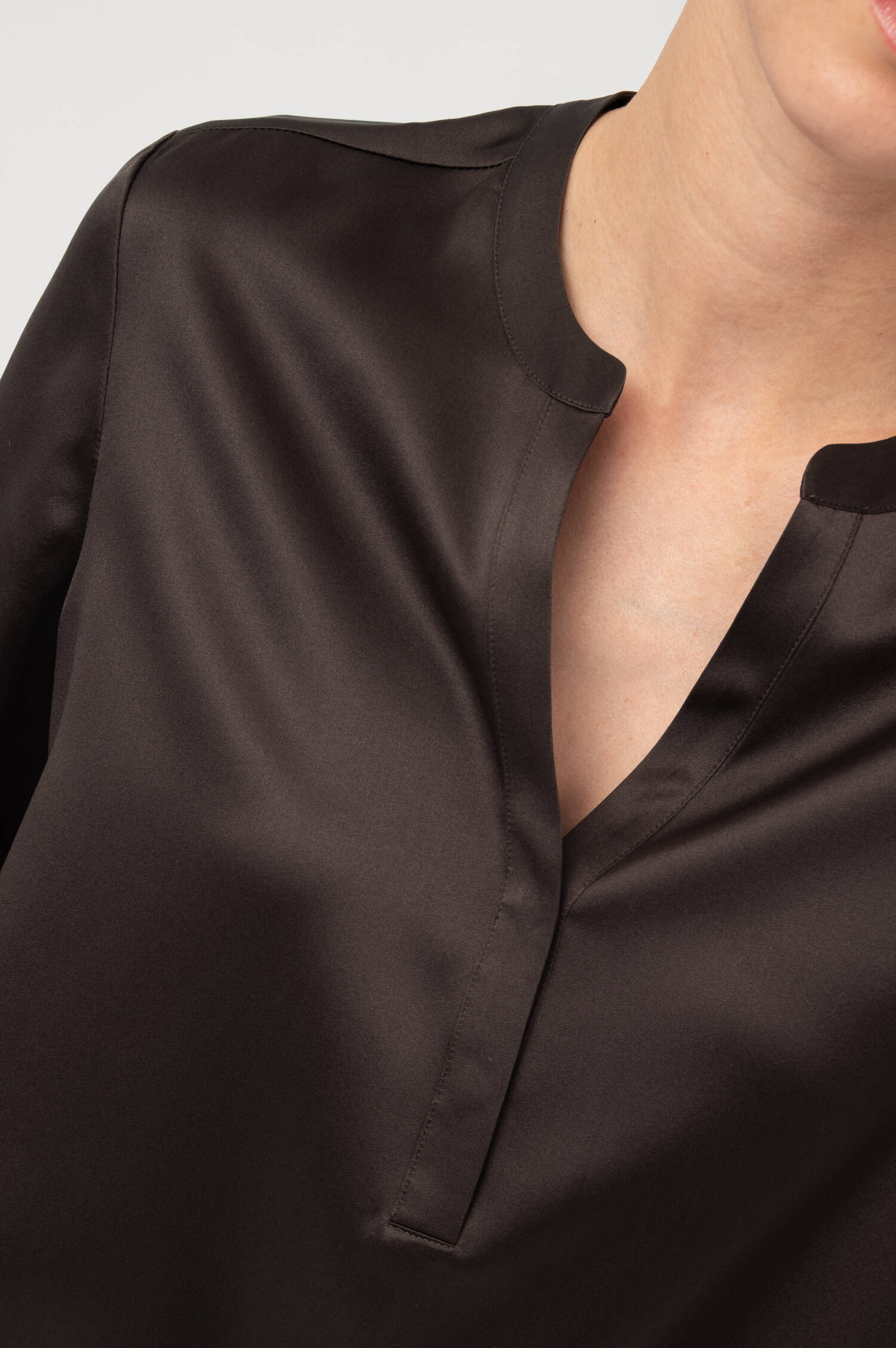 Seiden-Bluse in Braun Seiden-Bluse in Braun