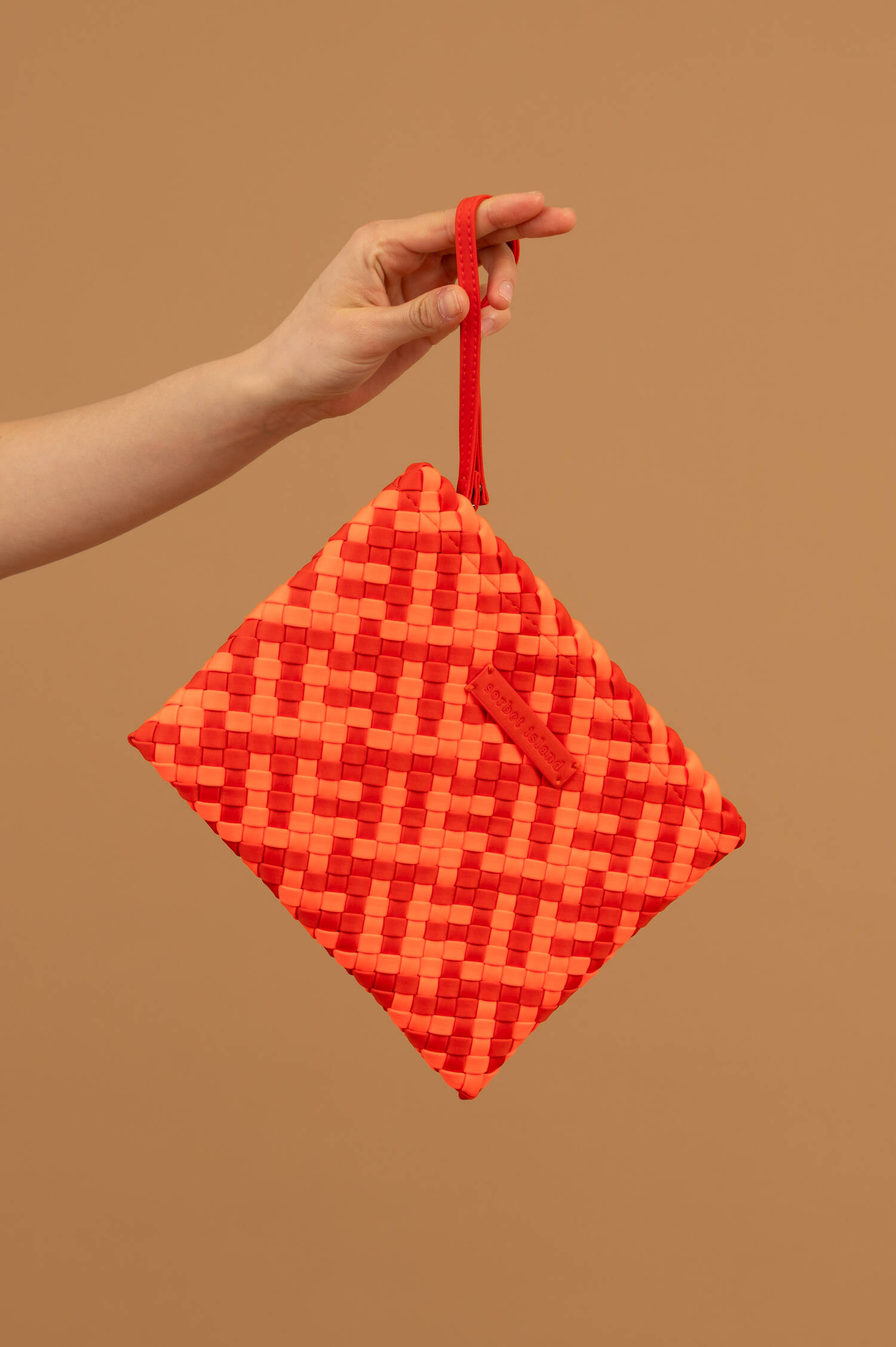 Neopren Clutch in Neonrot