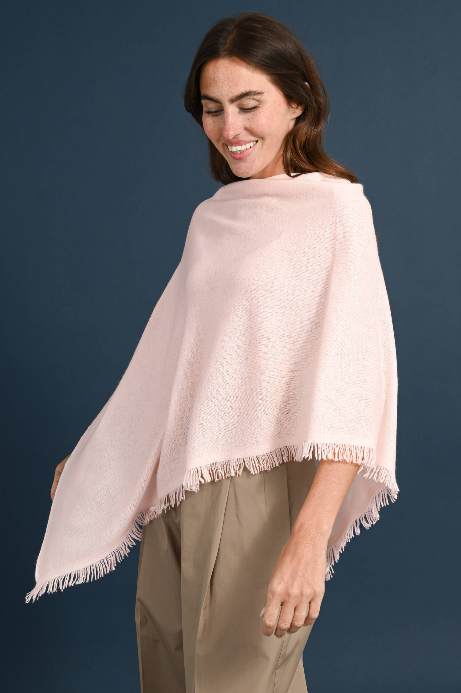 Poncho aus Cashmere in Rosé