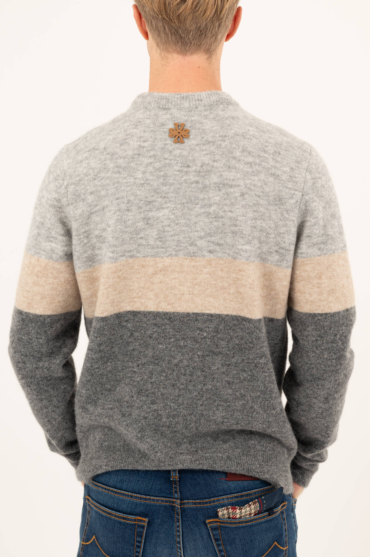 Pullover mit Auto-Stickerei in Grau meliert Pullover mit Auto-Stickerei in Grau meliert