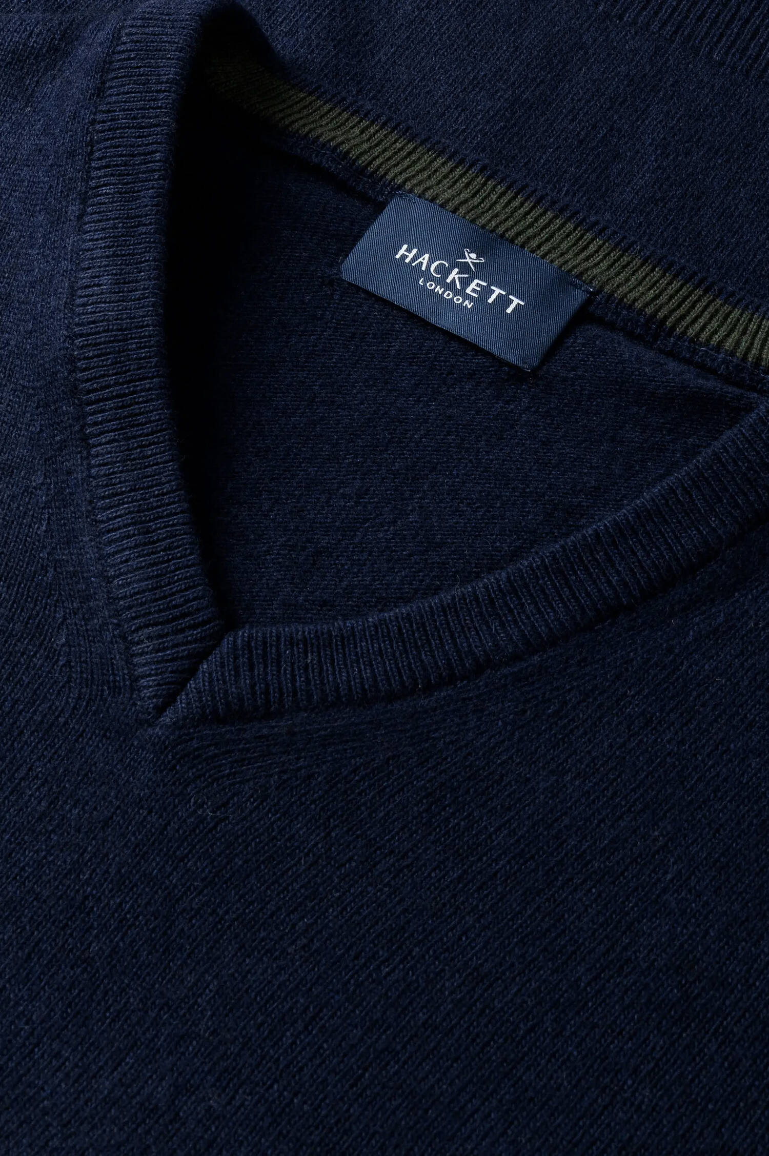 V-Neck Pullover in Navy V-Neck Pullover in Navy