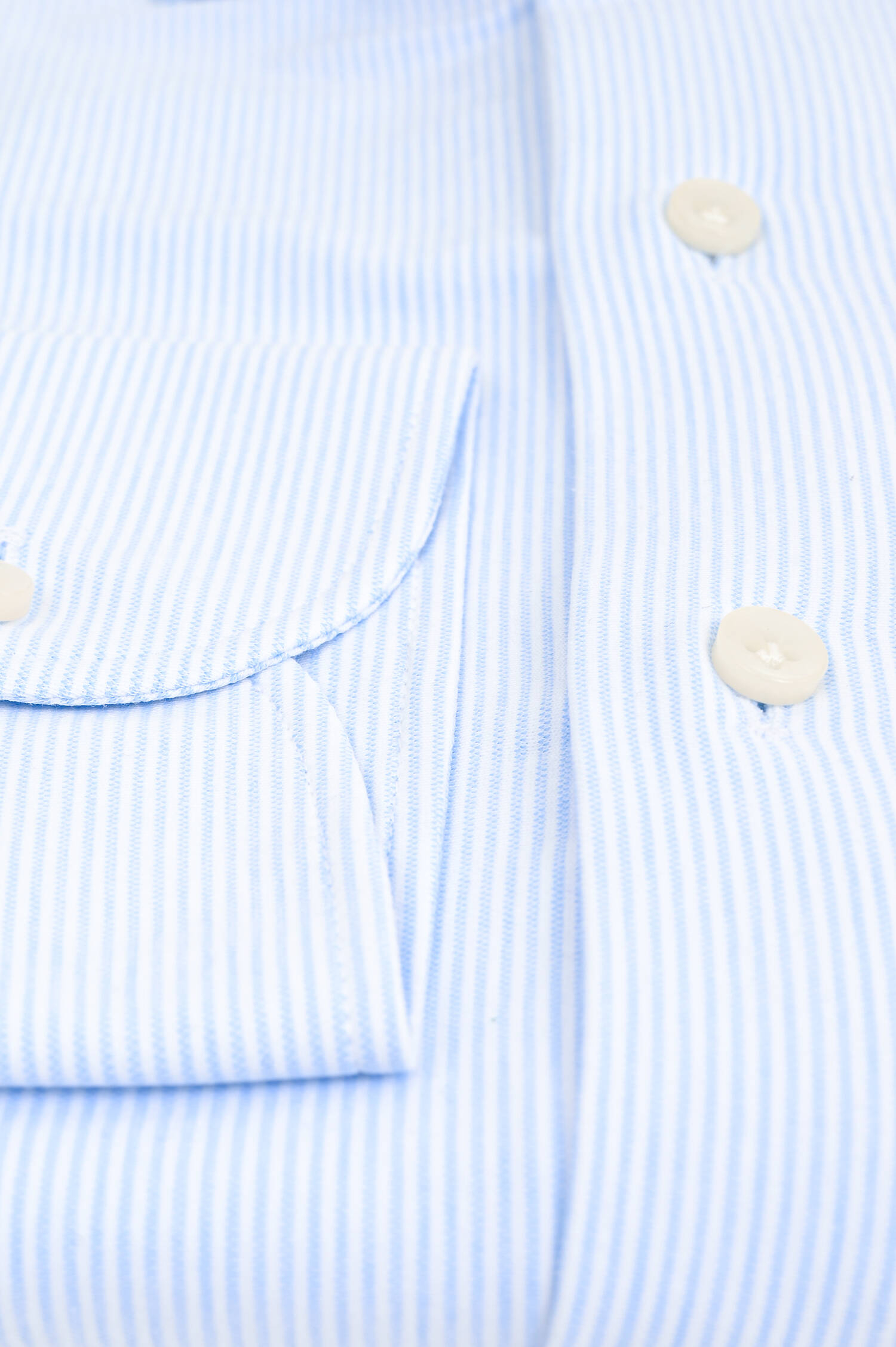 Gestreiftes Baumwollhemd in Hellblau/Weiß