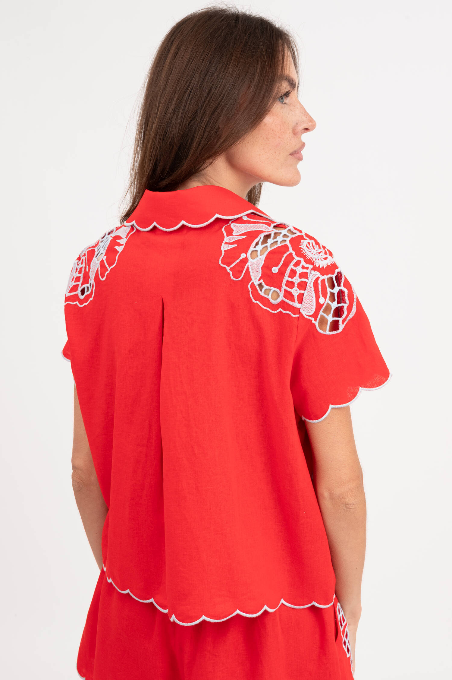Bluse mit Wellensaum in Rot