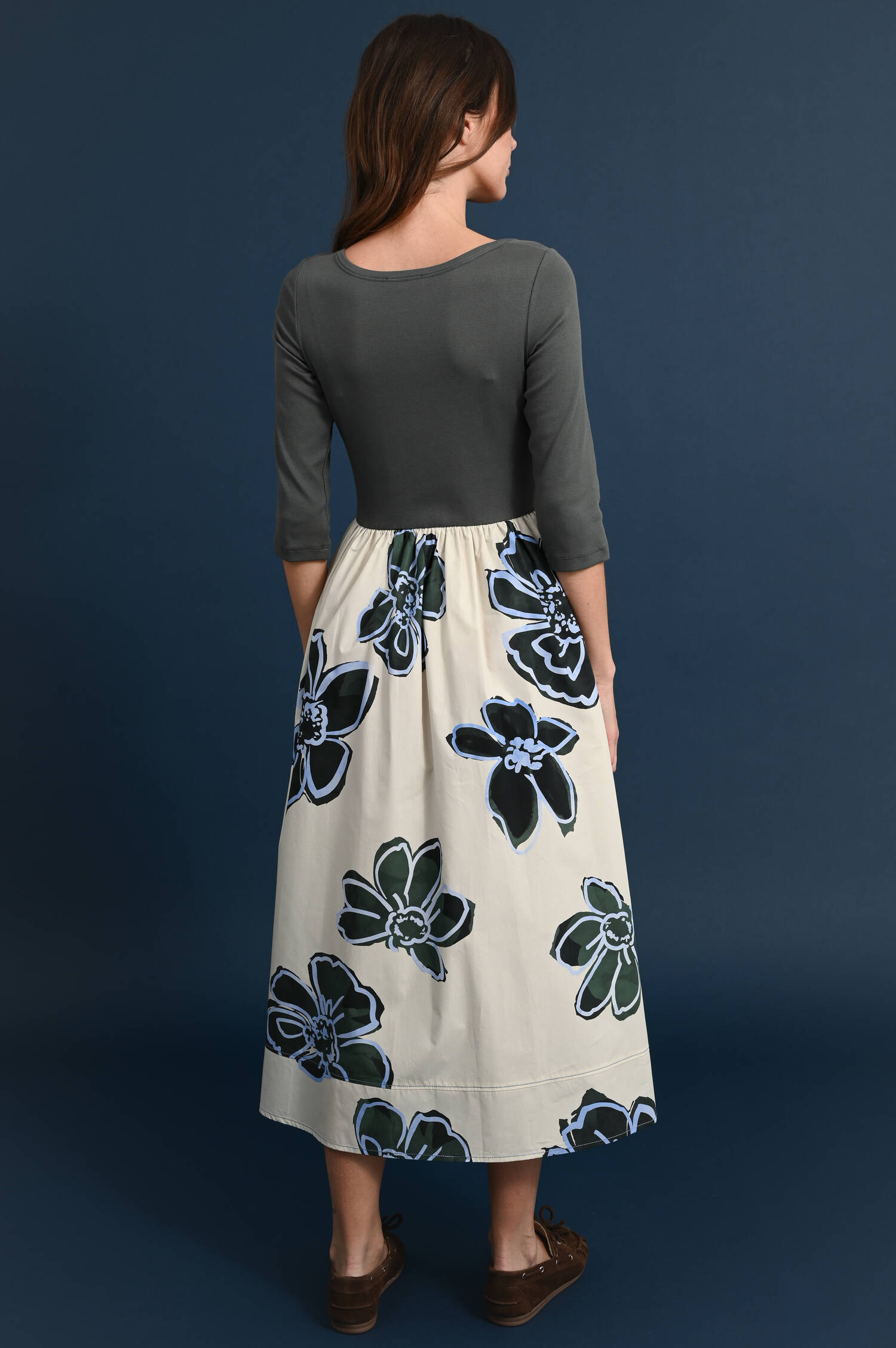 Florales Kleid in Dunkelgrün