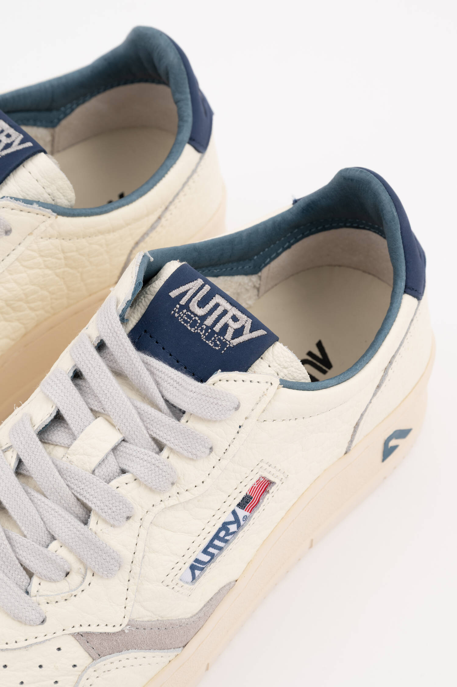 Sneaker MEDALIST LOW in Creme/Blau Sneaker MEDALIST LOW in Creme/Blau