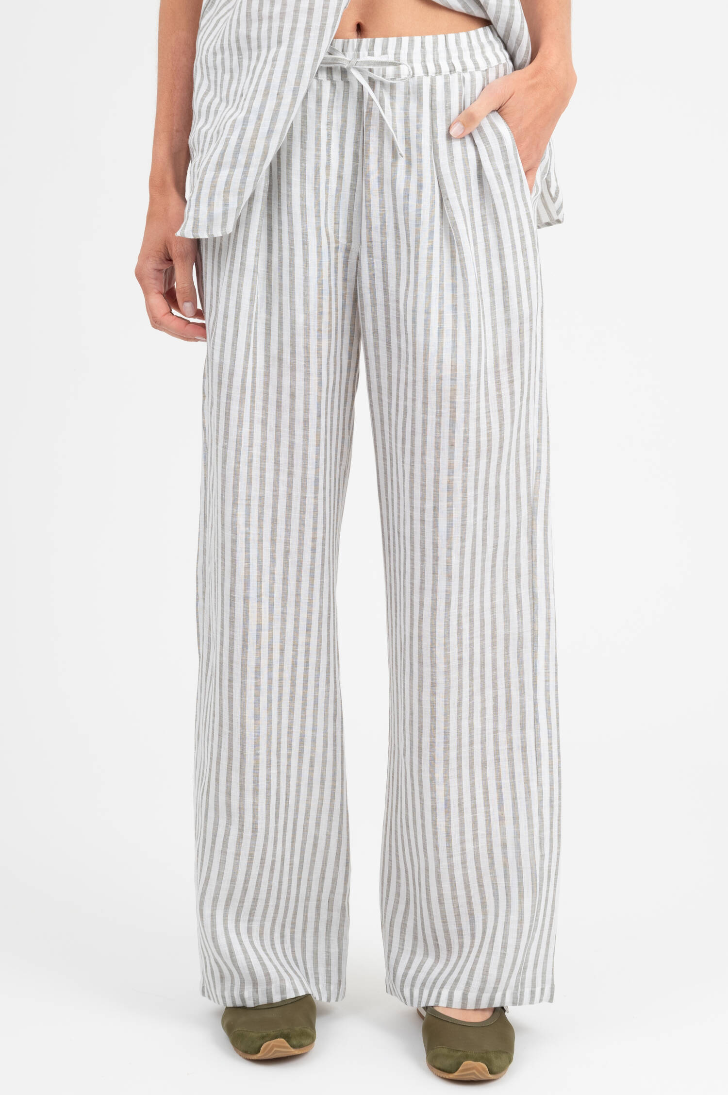 Leinenhose in Khaki/Weiß gestreift