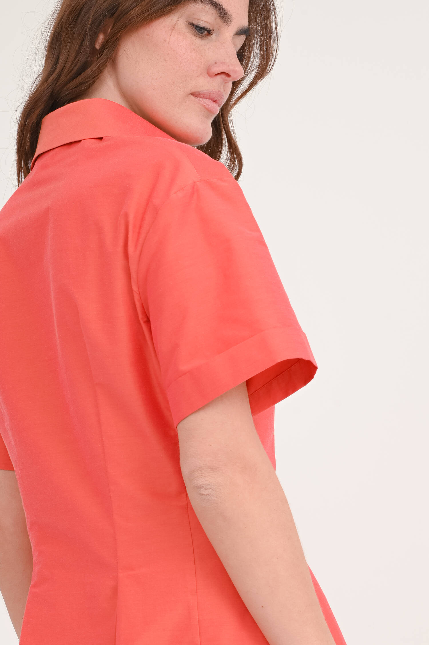 Tailliertes  Midi-Kleid in Rost