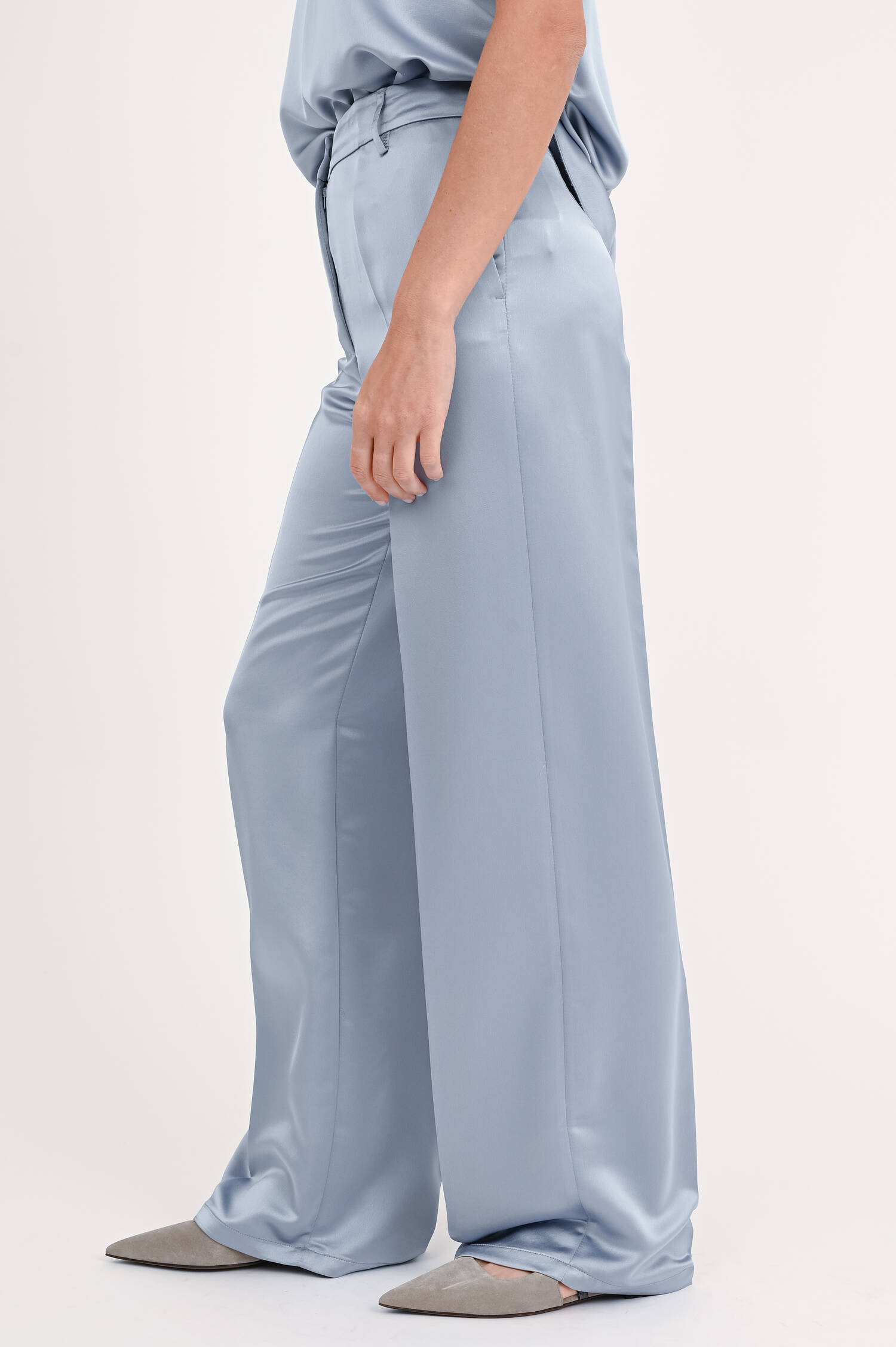 Weite Satin-Hose in Graublau