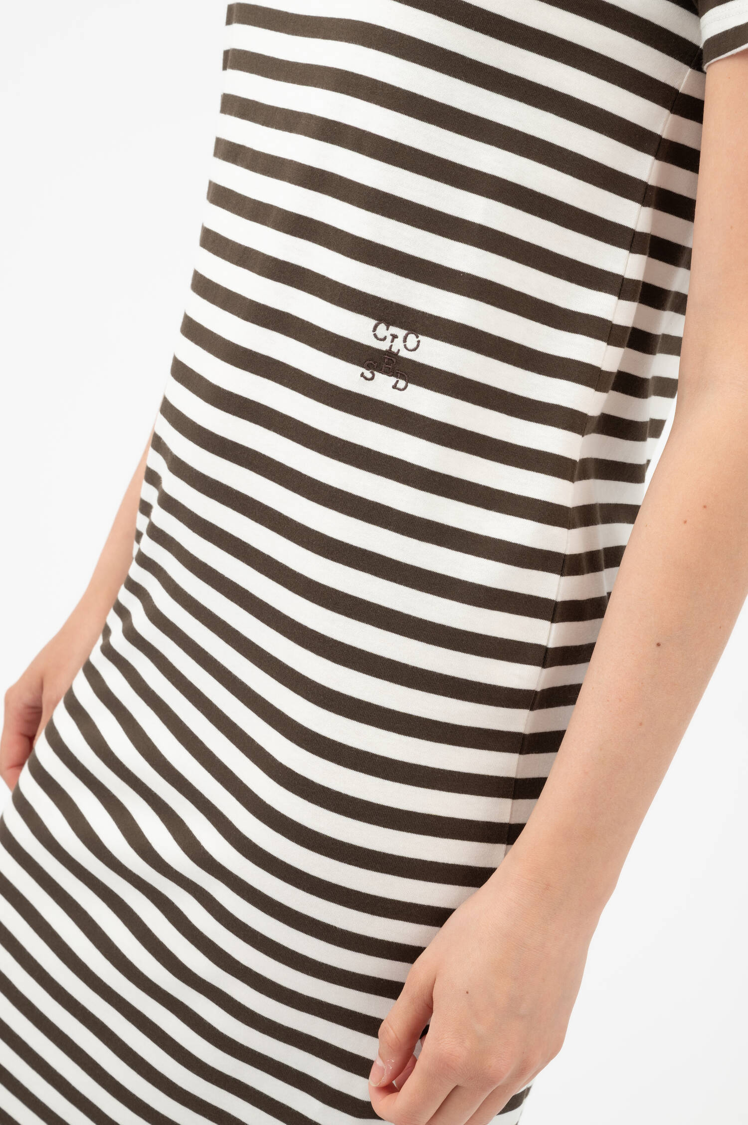 Schlupfshirtkleid in Braun/Weiß