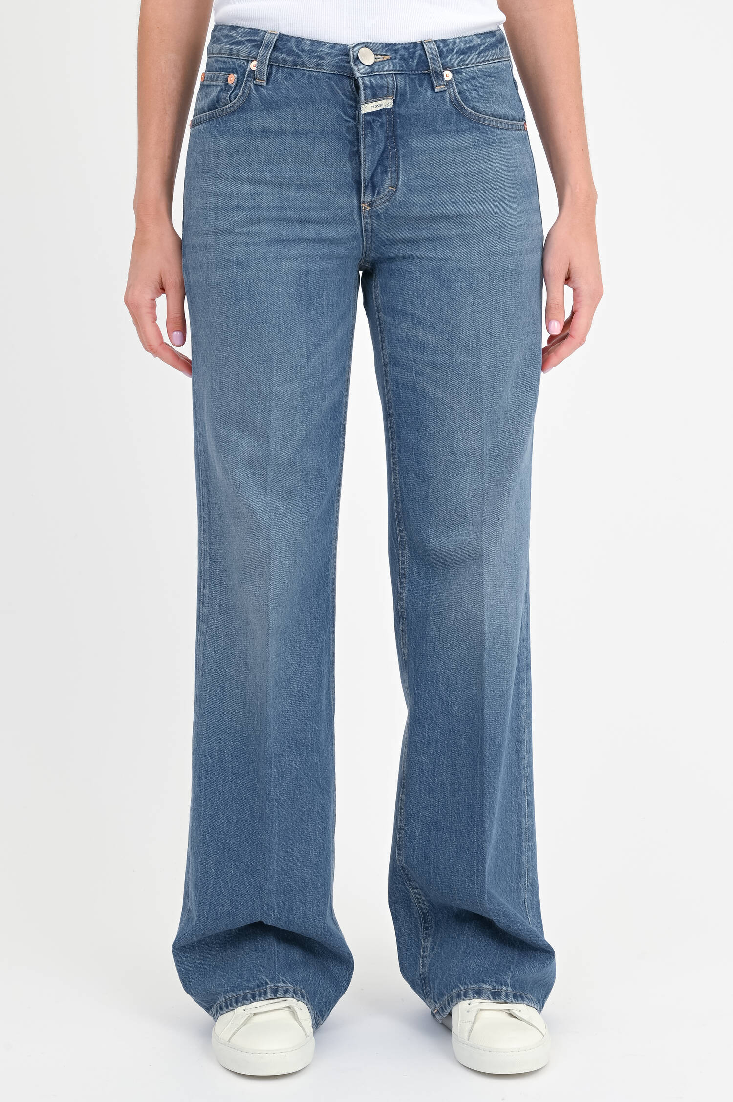 Jeans GILLIAN mit ausgestelltem Bein in Mid Blue Jeans GILLIAN mit ausgestelltem Bein in Mid Blue