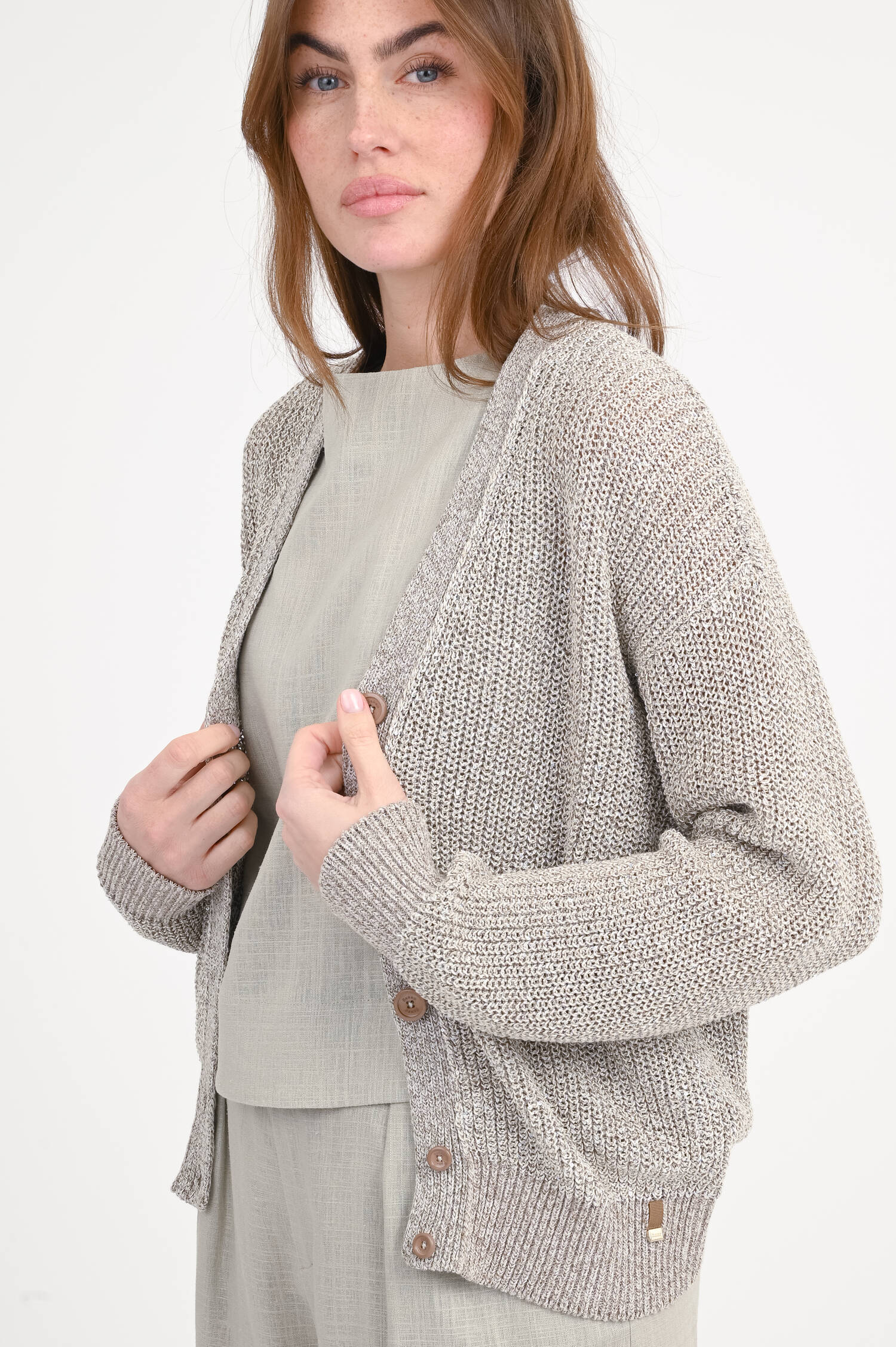 Strickweste mit Pailletten in Taupe meliert