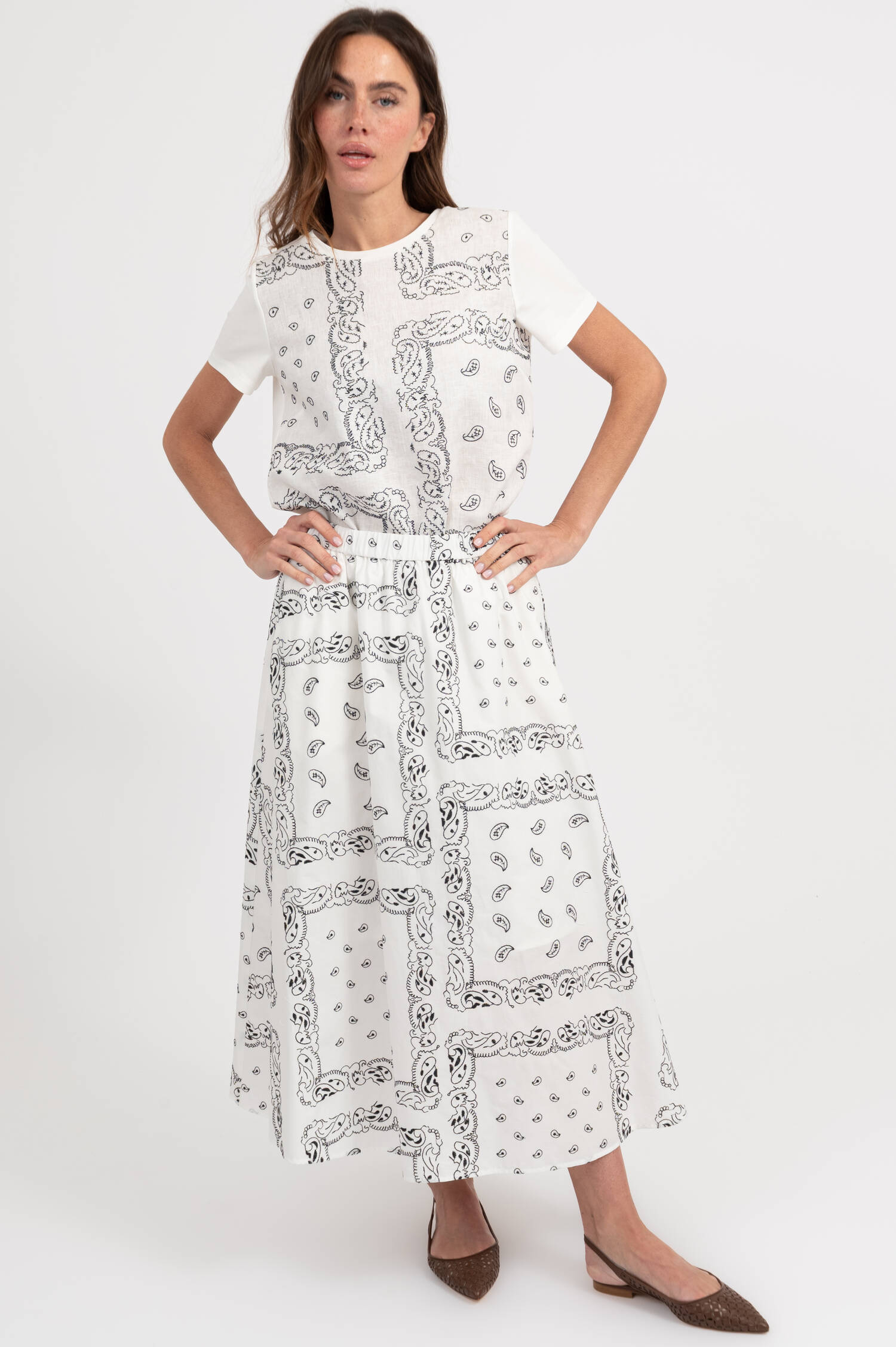 Rock CARAVAN mit Stickerei in Weiß