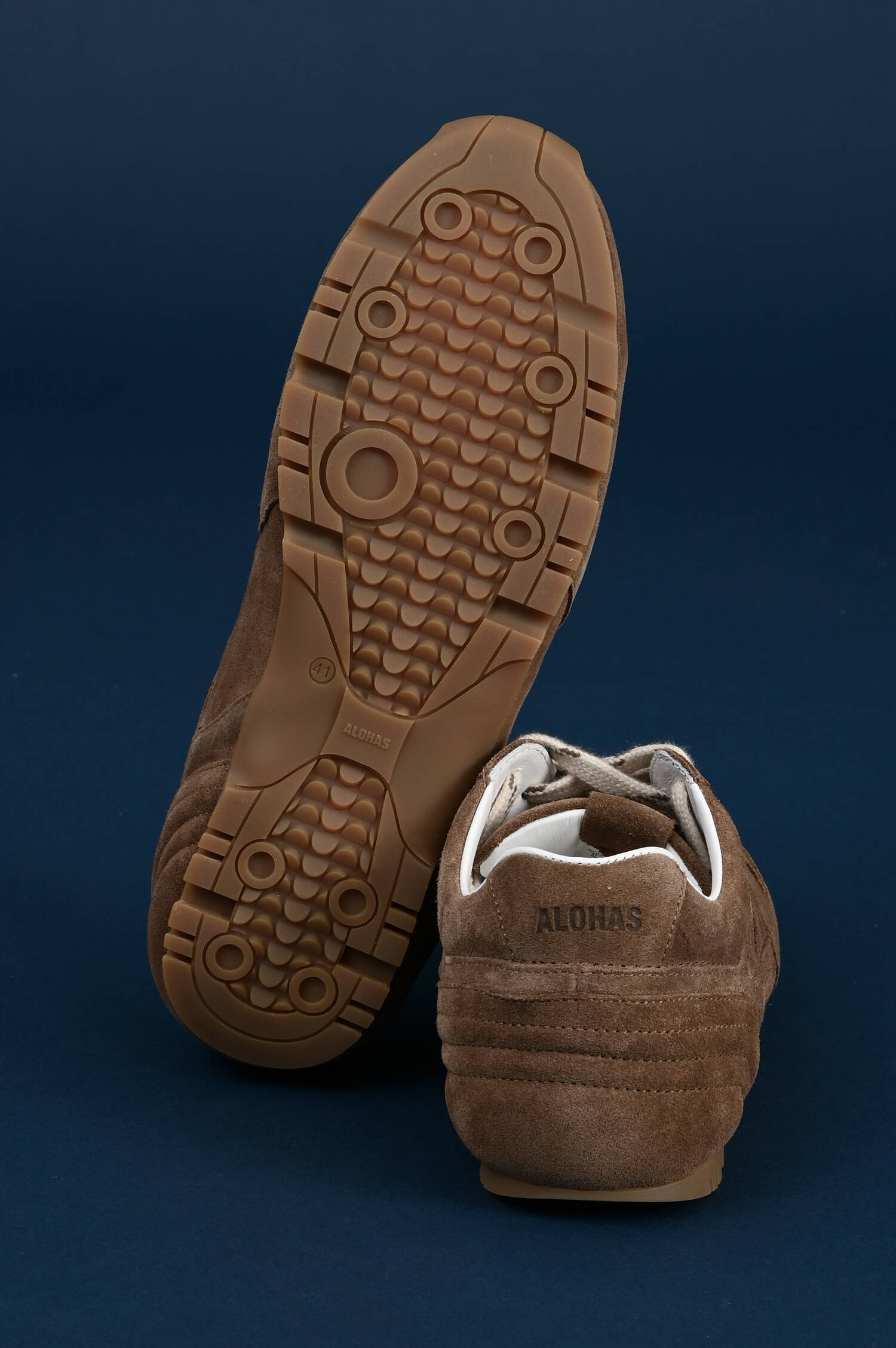 Sneaker aus Veloursleder in Braun