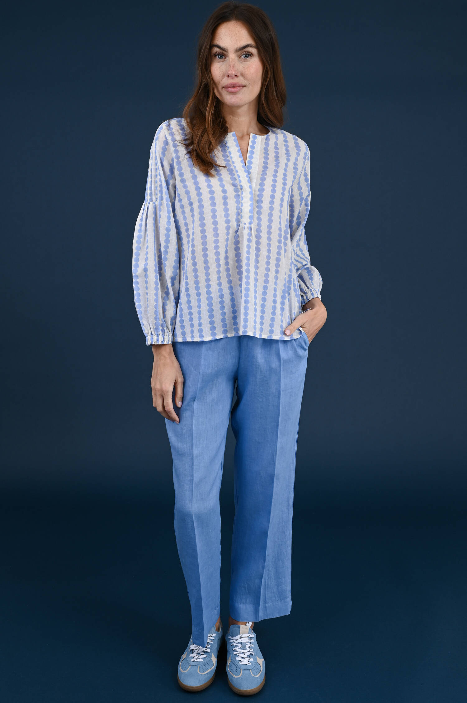 Bluse OFANTASI in Weiß/Blau