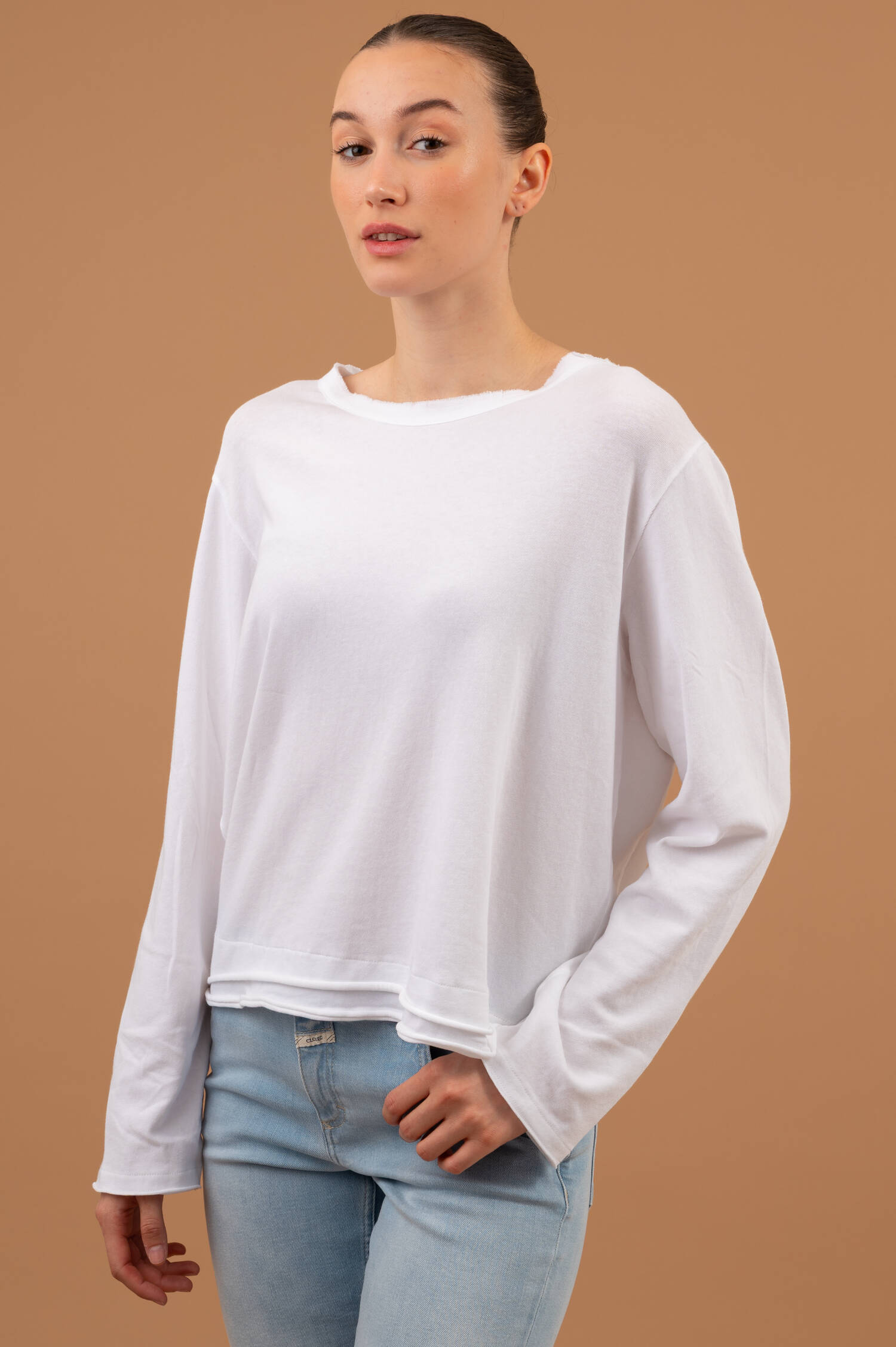 Shirt MAYBELL mit Rollkantensaum in Weiß