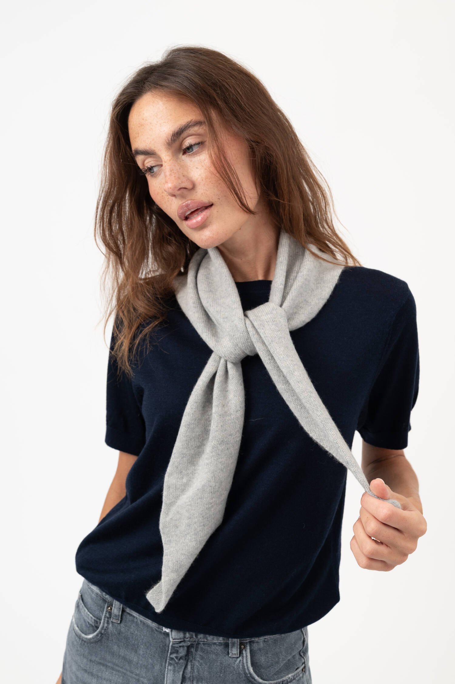 Cashmere Dreieckstuch FLORIANNE in Hellgrau Cashmere Dreieckstuch FLORIANNE in Hellgrau