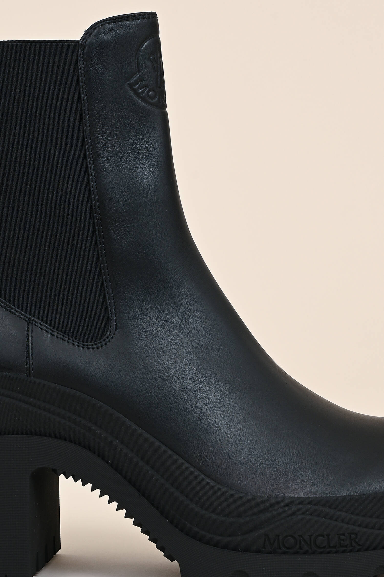 Chelsea Boots ENVILE in Schwarz