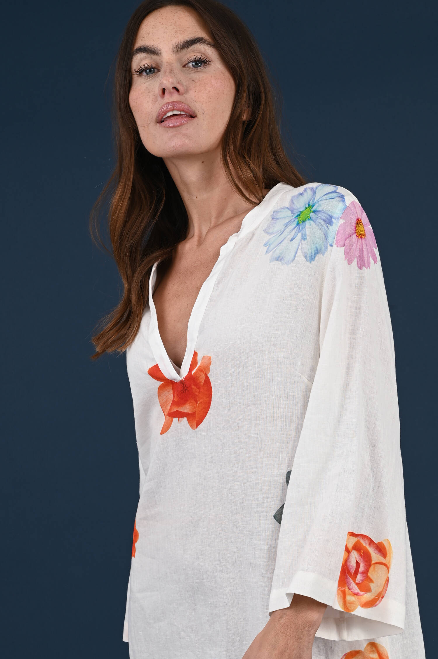 Leinenkleid mit Blumenprint in Weiß