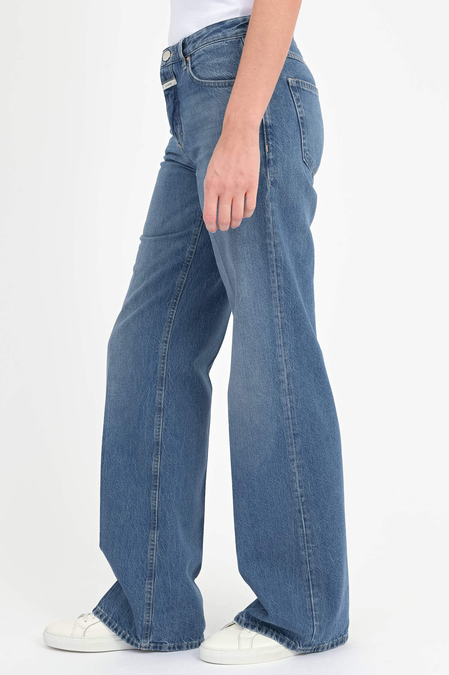 Jeans GILLIAN mit ausgestelltem Bein in Mid Blue Jeans GILLIAN mit ausgestelltem Bein in Mid Blue