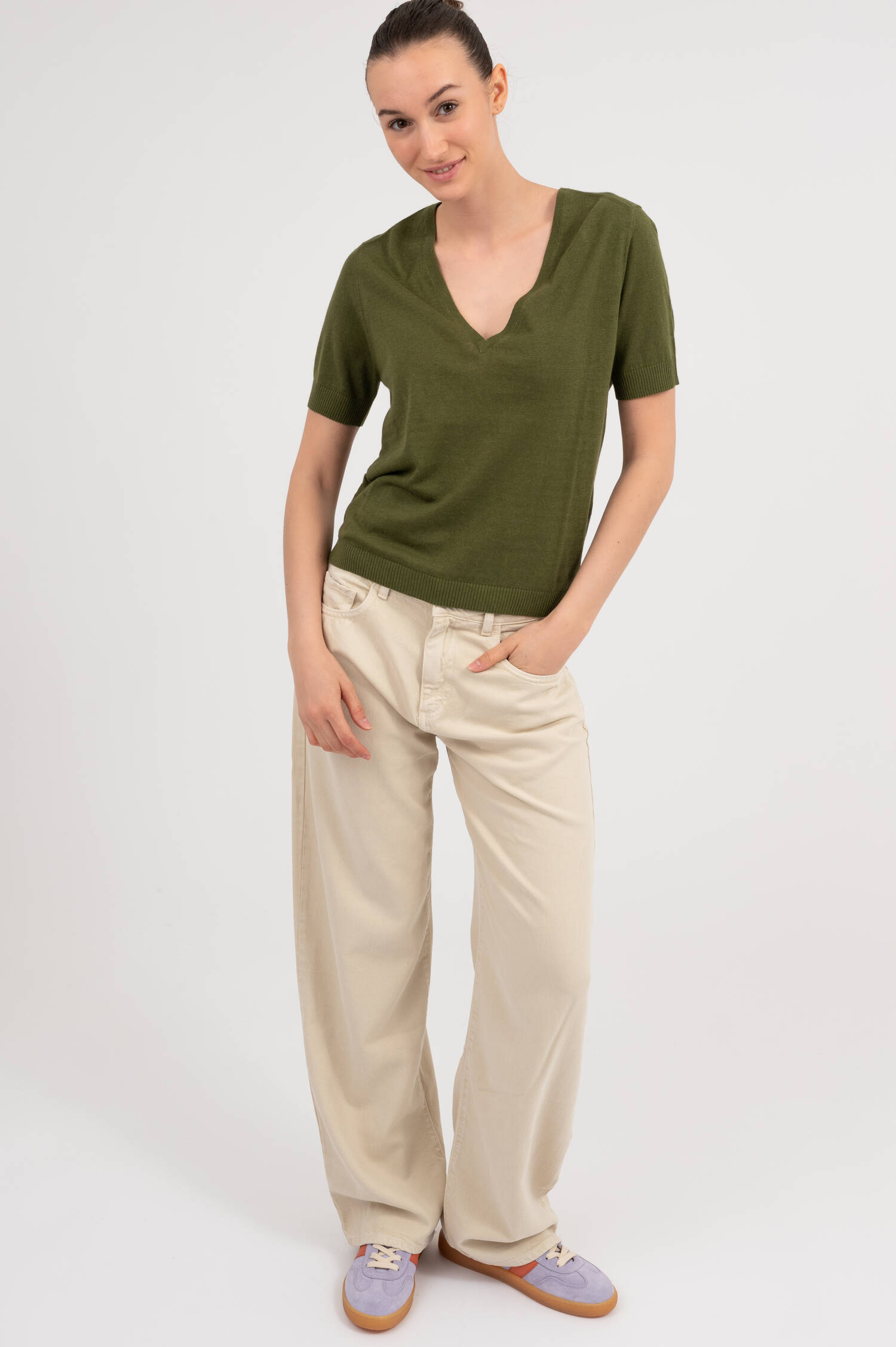 Feinstrick T-Shirt aus Leinenmix in Huntergrün